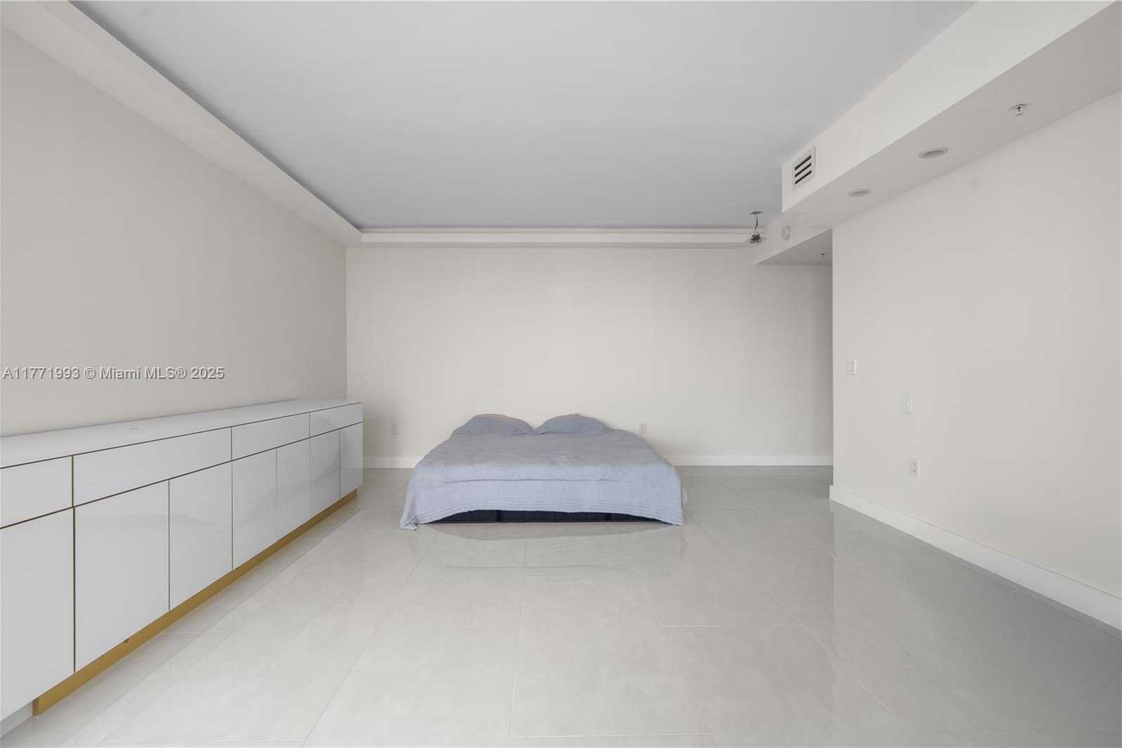 Small Image of 3370 HIDDEN BAY DR #3311, Aventura Number 17