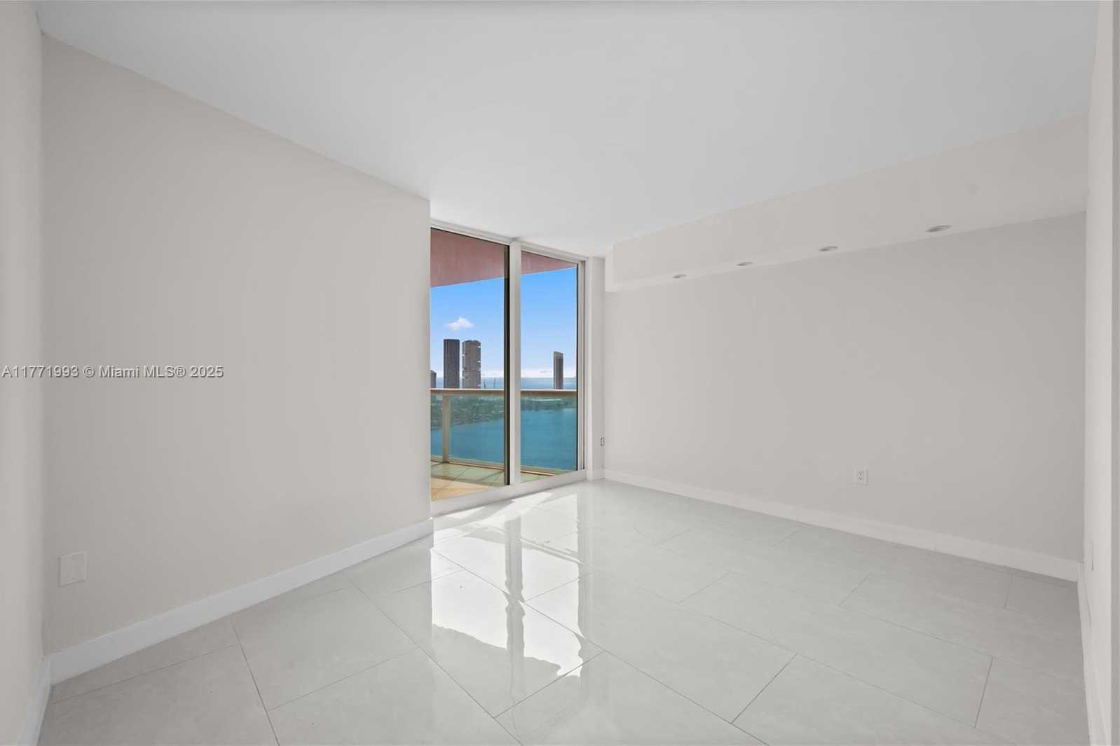 Small Image of 3370 HIDDEN BAY DR #3311, Aventura Number 24