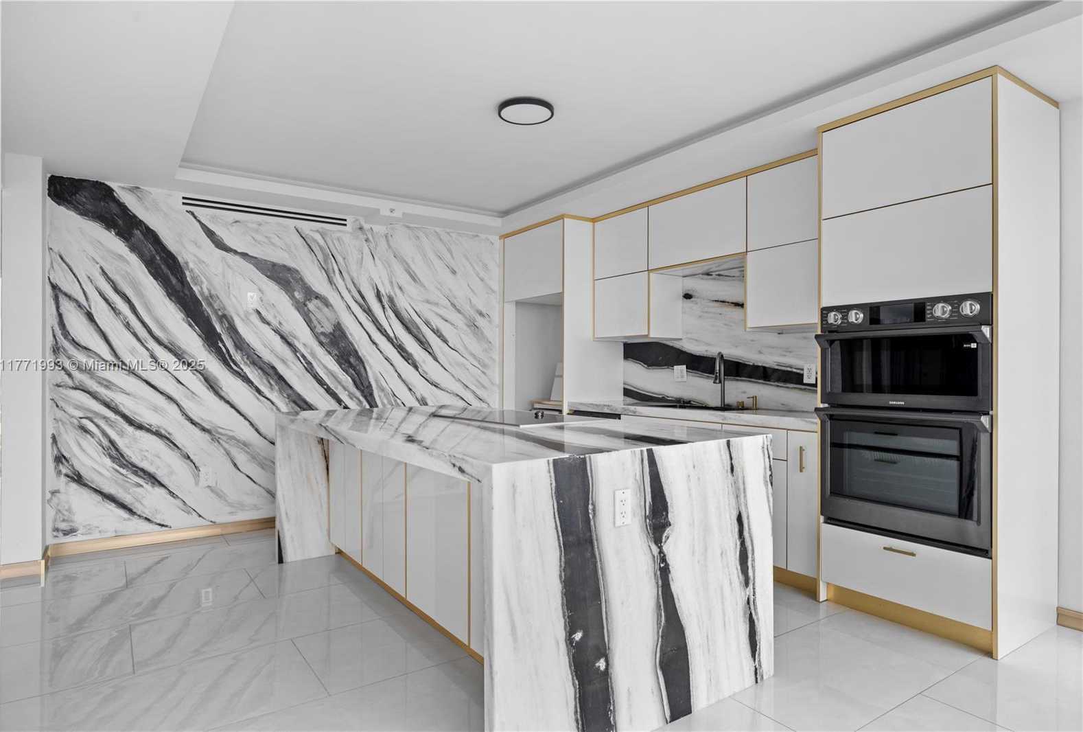 Small Image of 3370 HIDDEN BAY DR #3311, Aventura Number 3
