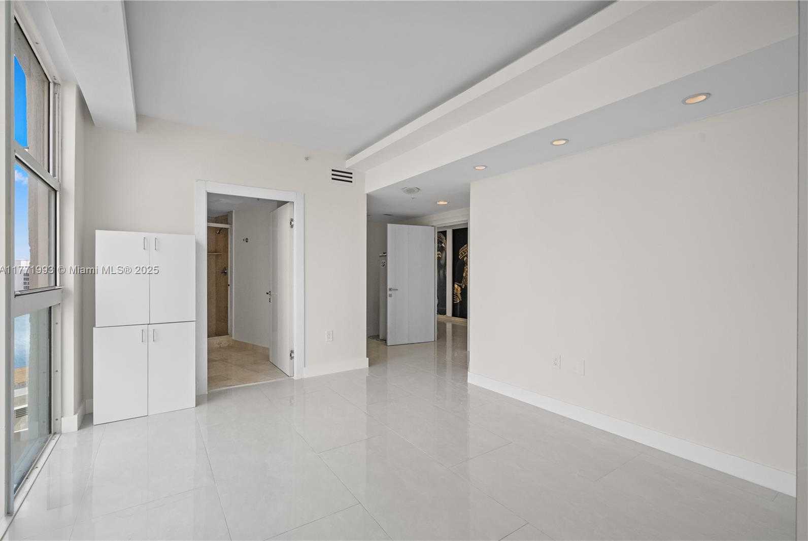 Small Image of 3370 HIDDEN BAY DR #3311, Aventura Number 31
