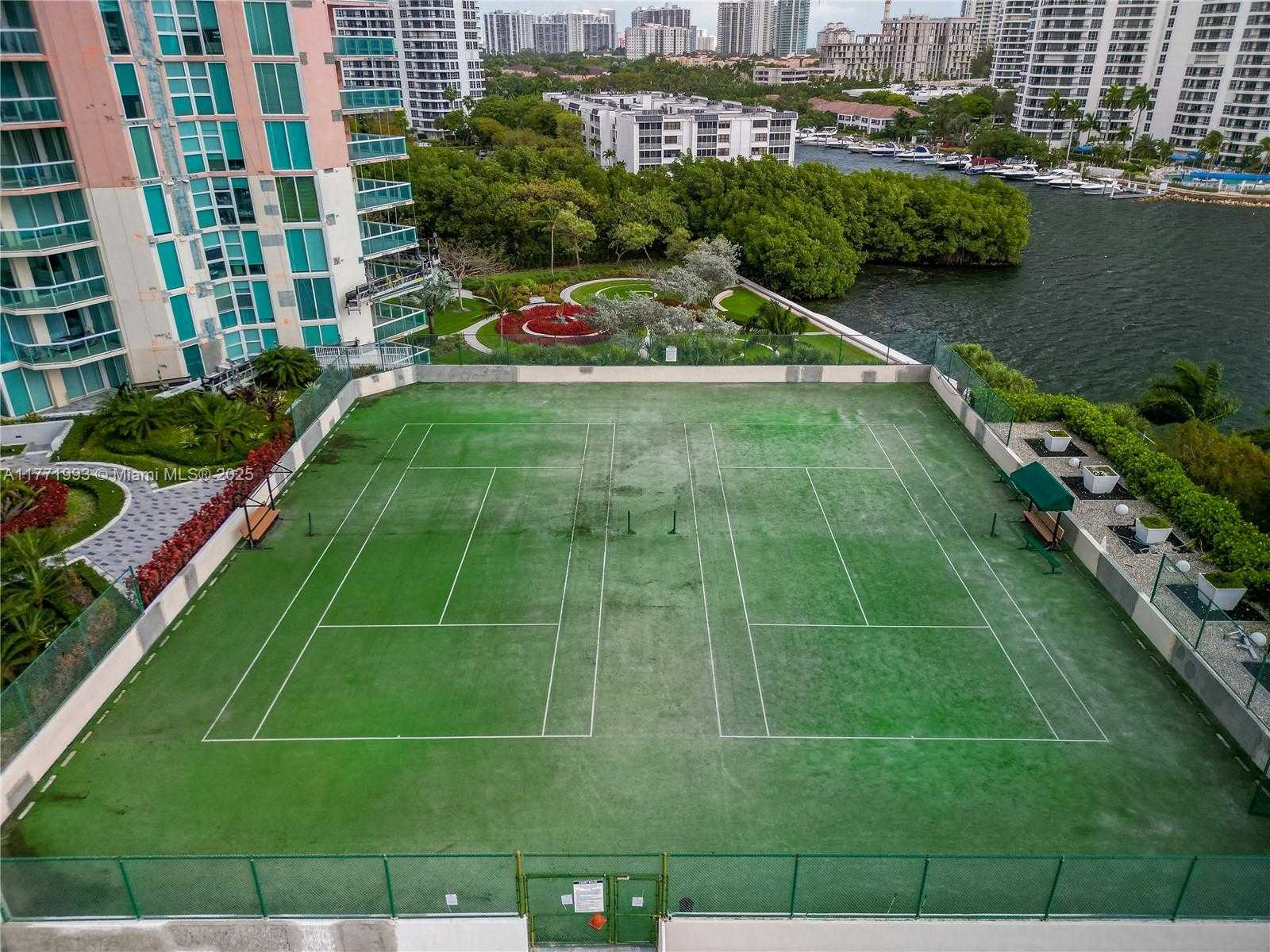 Small Image of 3370 HIDDEN BAY DR #3311, Aventura Number 39