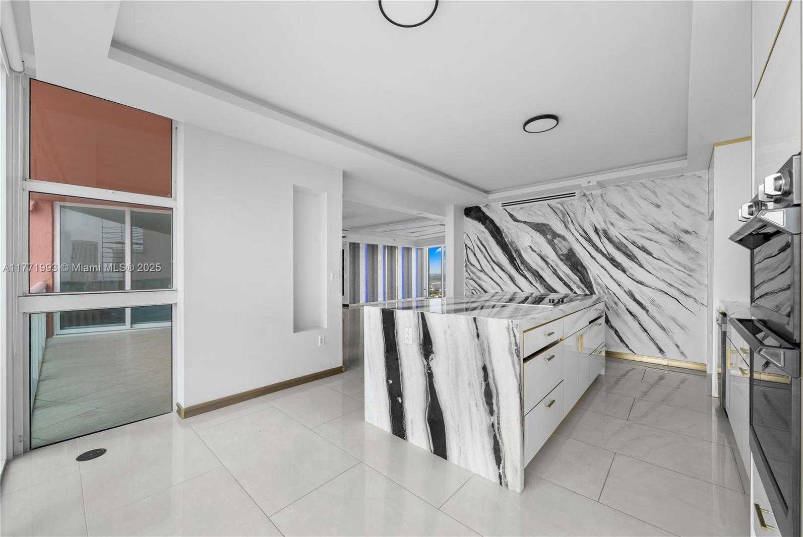 Small Image of 3370 HIDDEN BAY DR #3311, Aventura Number 4