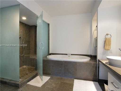 Small Image of 450 ALTON RD #2005, Miami Beach Number 11