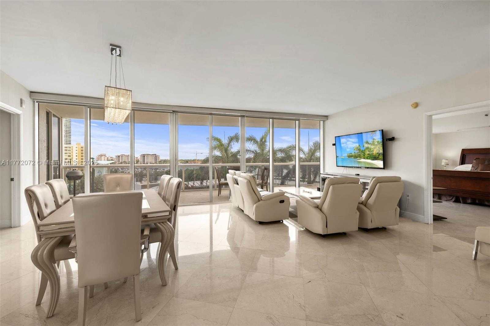 Small Image of 400 ALTON RD #808, Miami Beach Number 5