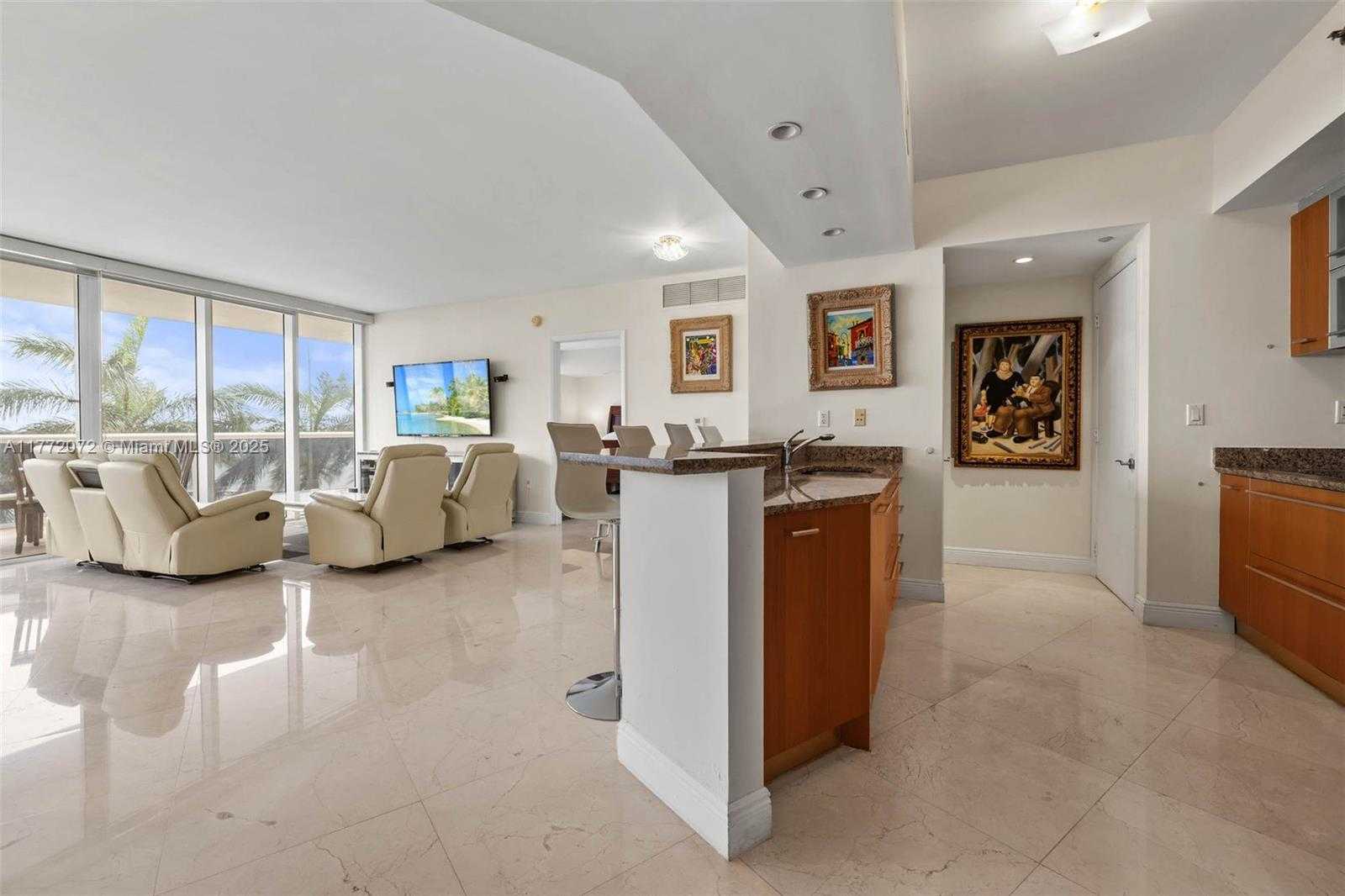 Small Image of 400 ALTON RD #808, Miami Beach Number 9