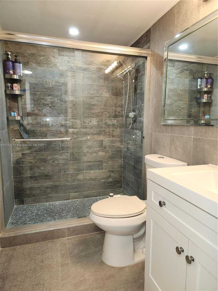 Small Image of 1001 91ST ST #706, Bay Harbor Islands Number 14