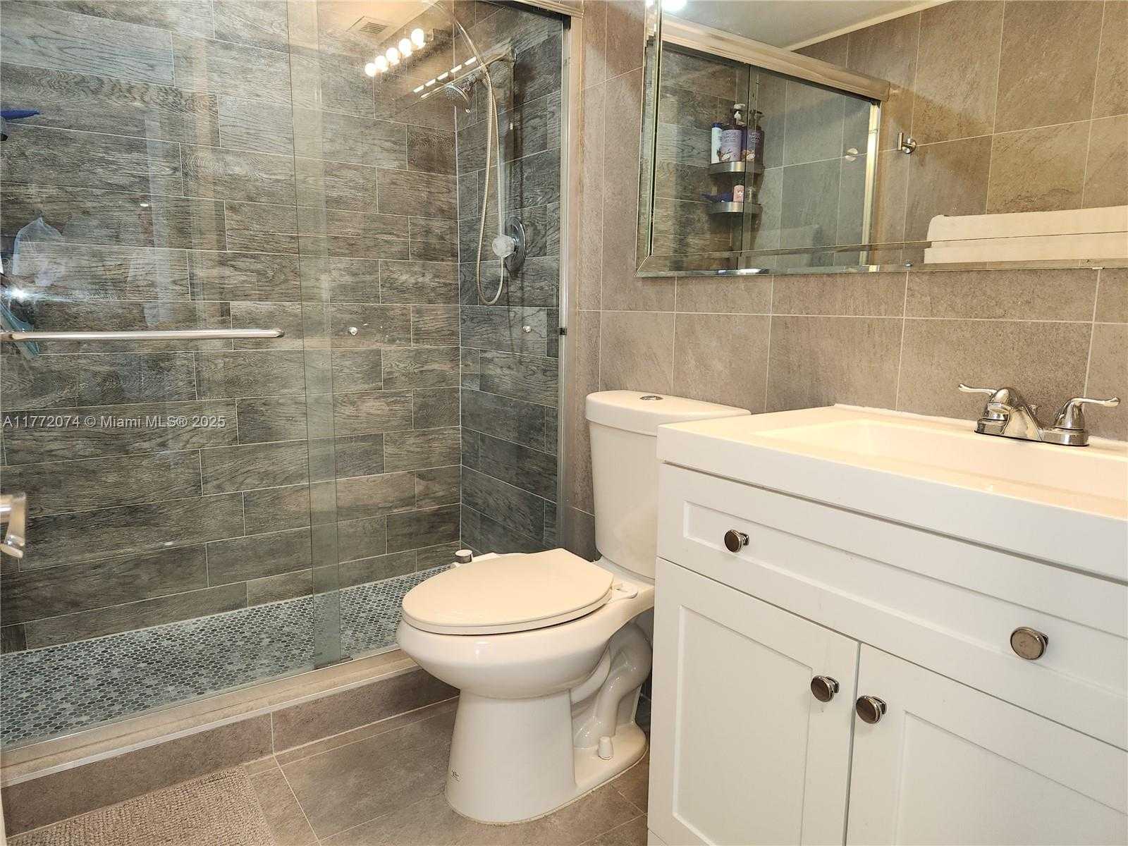 Small Image of 1001 91ST ST #706, Bay Harbor Islands Number 15