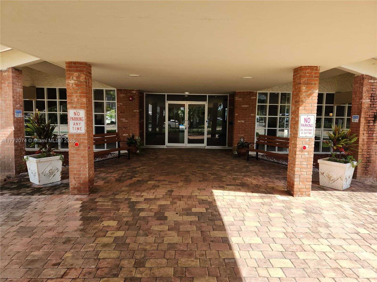 Small Image of 1001 91ST ST #706, Bay Harbor Islands Number 23