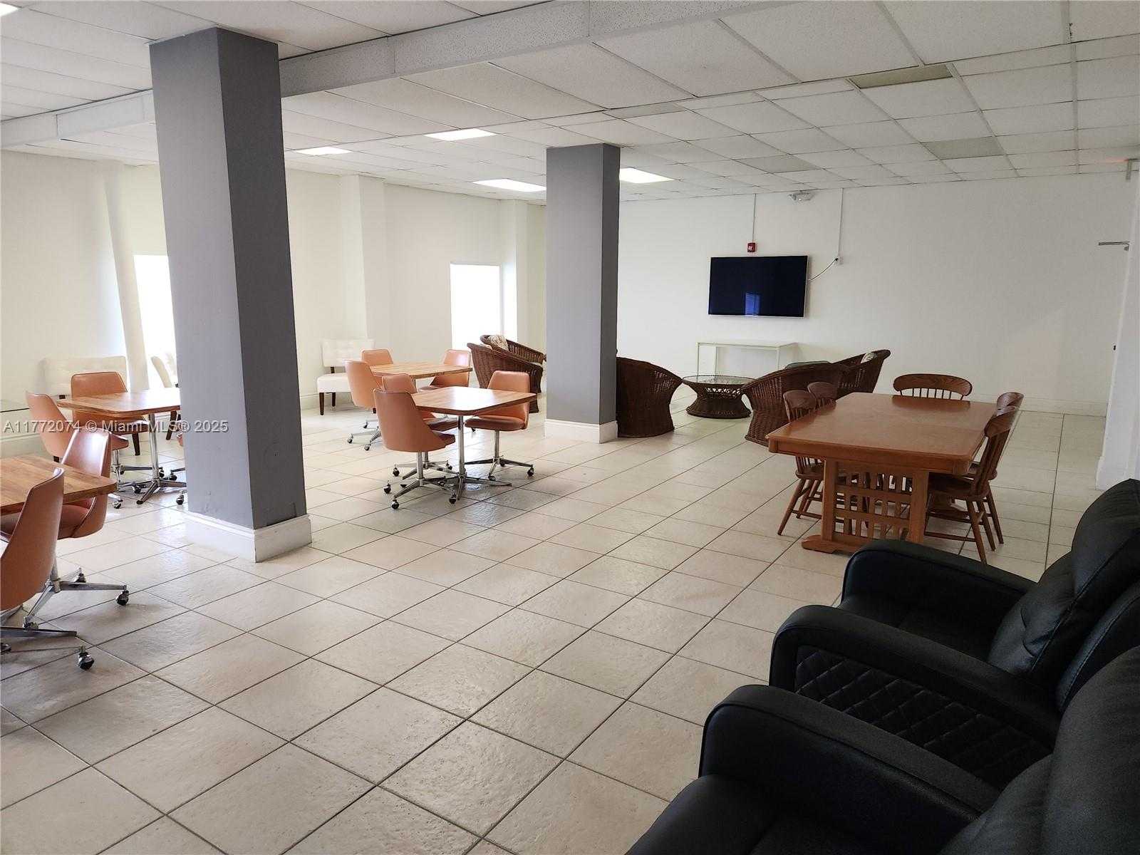 Small Image of 1001 91ST ST #706, Bay Harbor Islands Number 24
