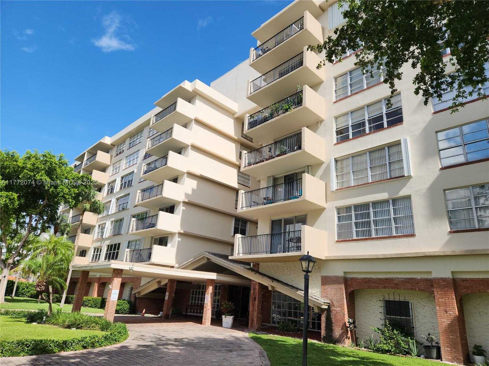 Small Image of 1001 91ST ST #706, Bay Harbor Islands Number 28