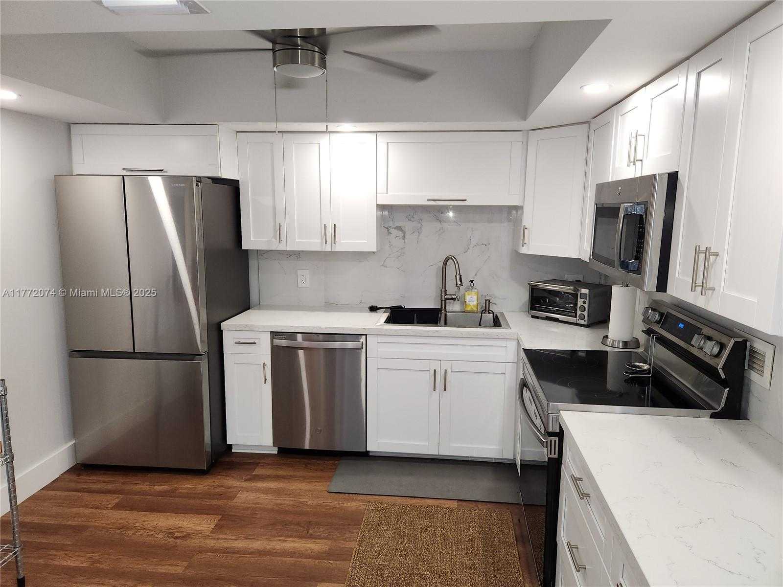 Small Image of 1001 91ST ST #706, Bay Harbor Islands Number 6