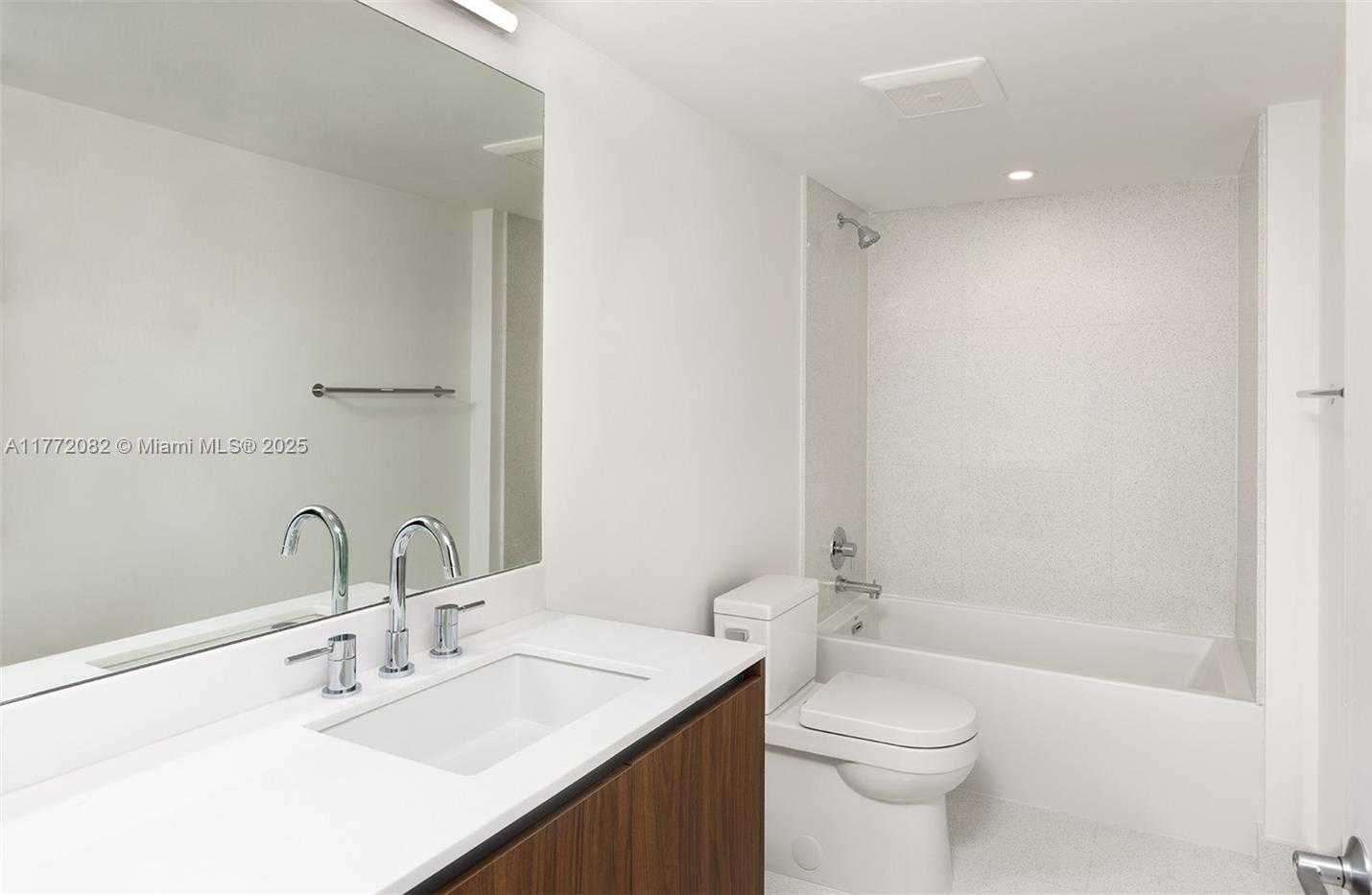Small Image of 1500 BAY RD #N-0301, Miami Beach Number 14