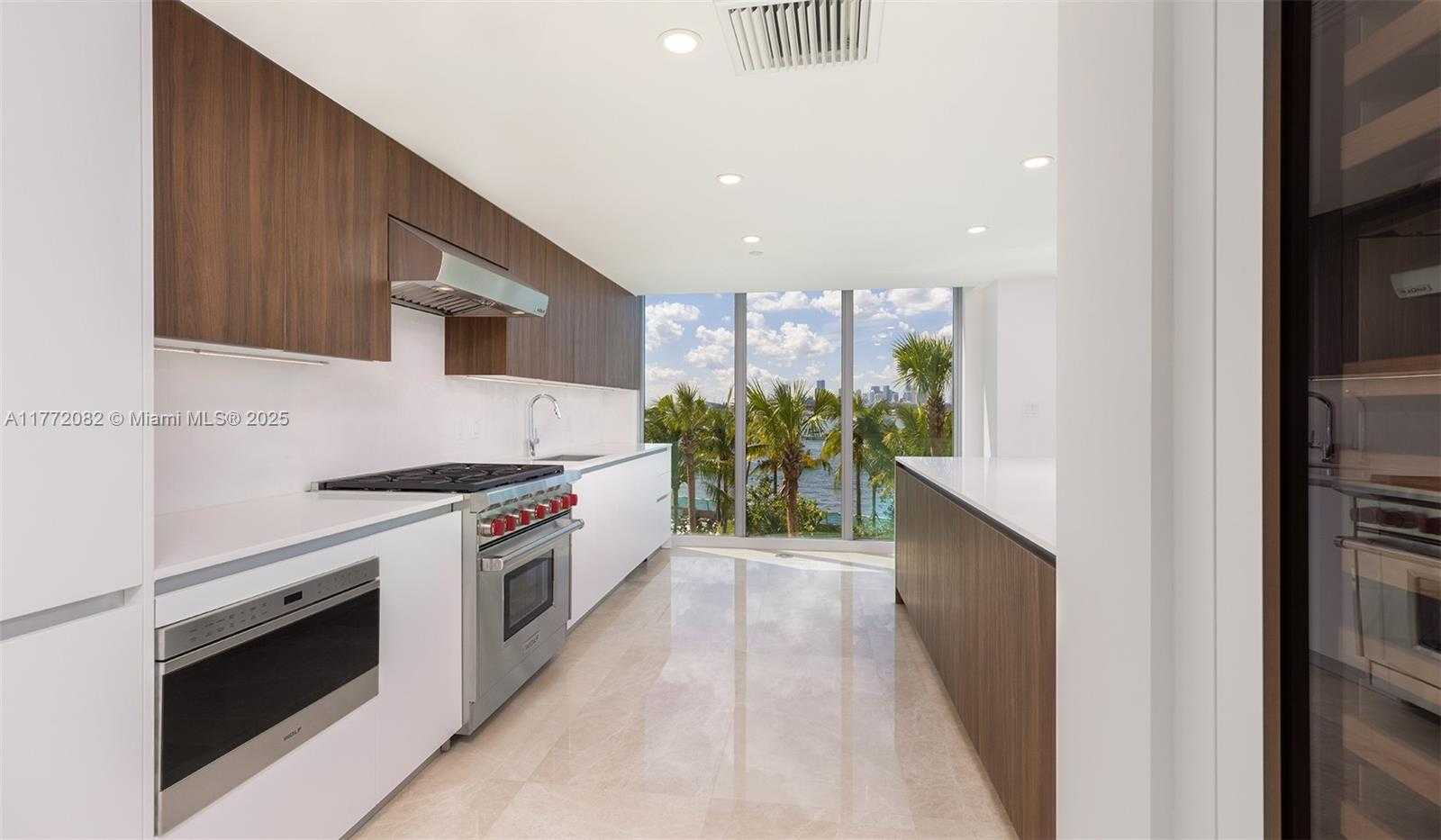 Small Image of 1500 BAY RD #N-0301, Miami Beach Number 3