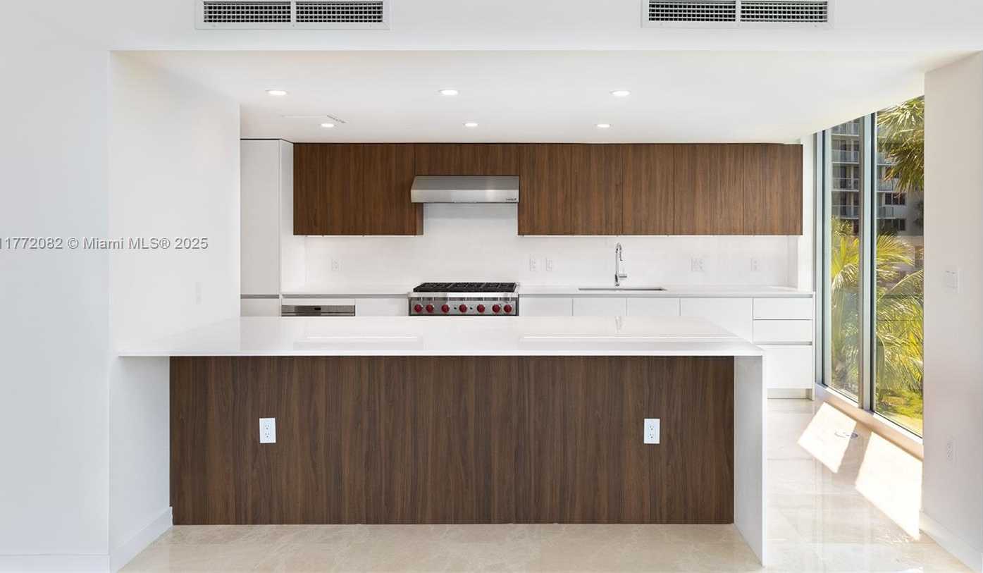 Small Image of 1500 BAY RD #N-0301, Miami Beach Number 4