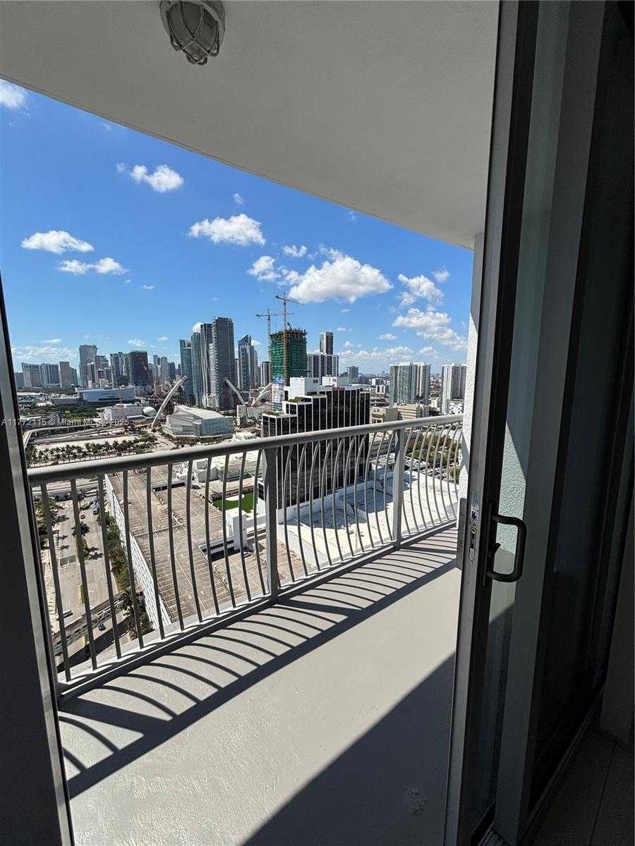 Small Image of 1750 NORTH BAYSHORE DR #3408, Miami Number 9
