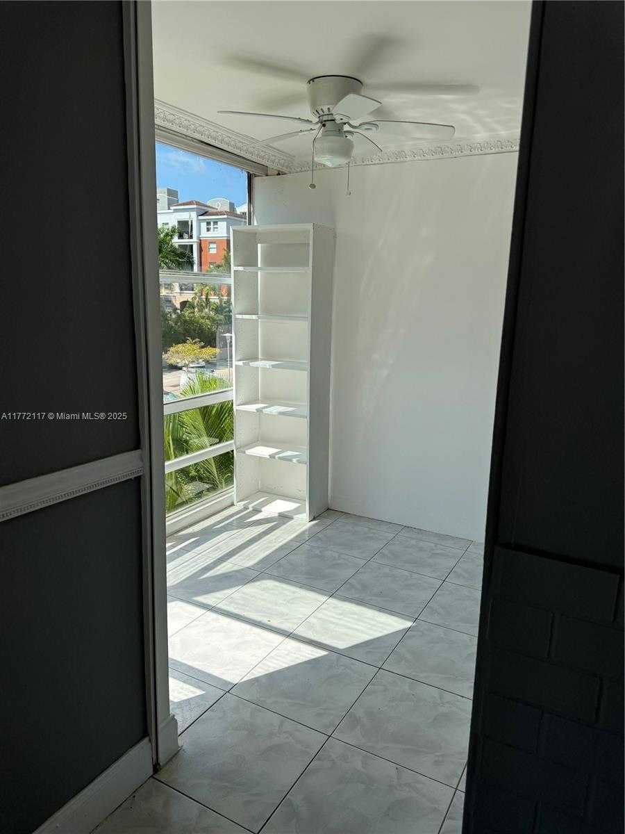Small Image of 210 172ND ST #326, Sunny Isles Beach Number 2