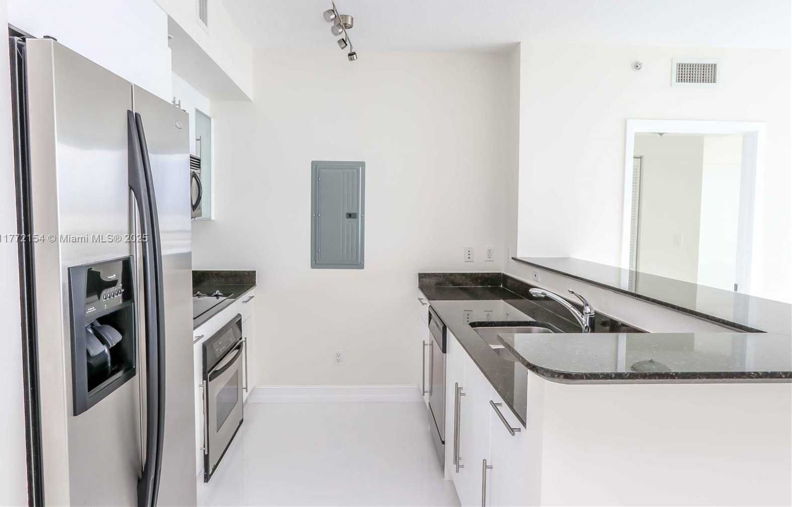 Small Image of 325 SOUTH BISCAYNE BLVD #1922, Miami Number 12