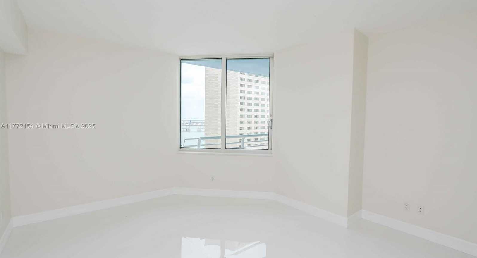 Small Image of 325 SOUTH BISCAYNE BLVD #1922, Miami Number 23