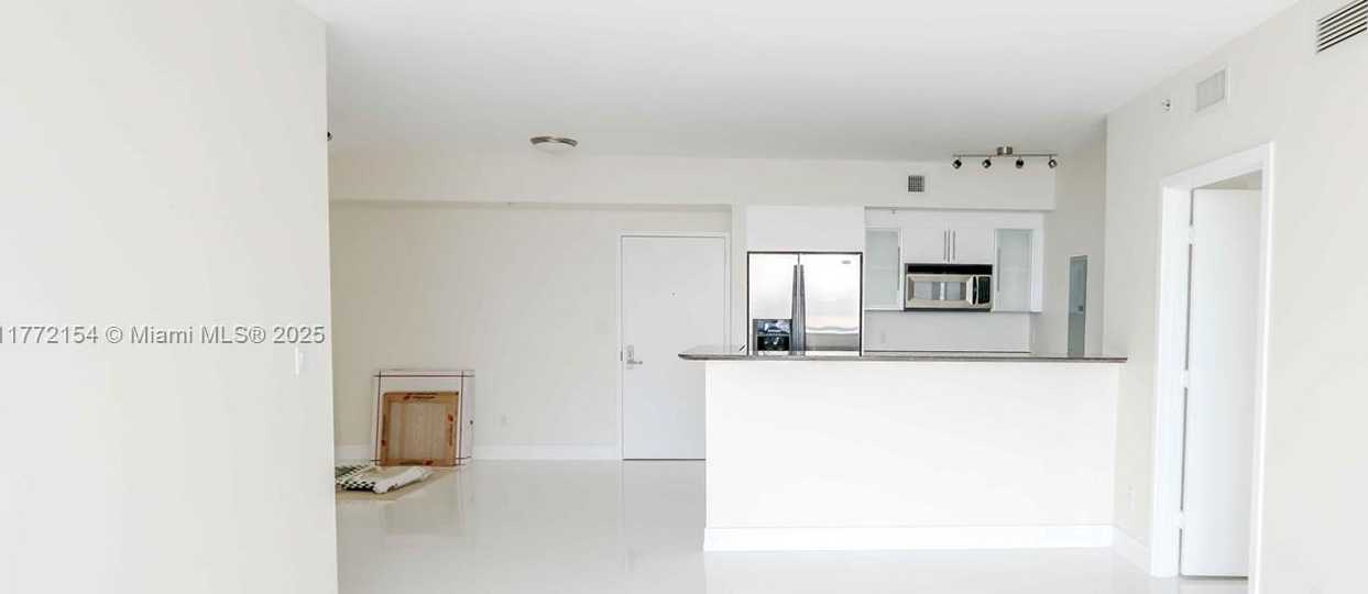 Small Image of 325 SOUTH BISCAYNE BLVD #1922, Miami Number 7