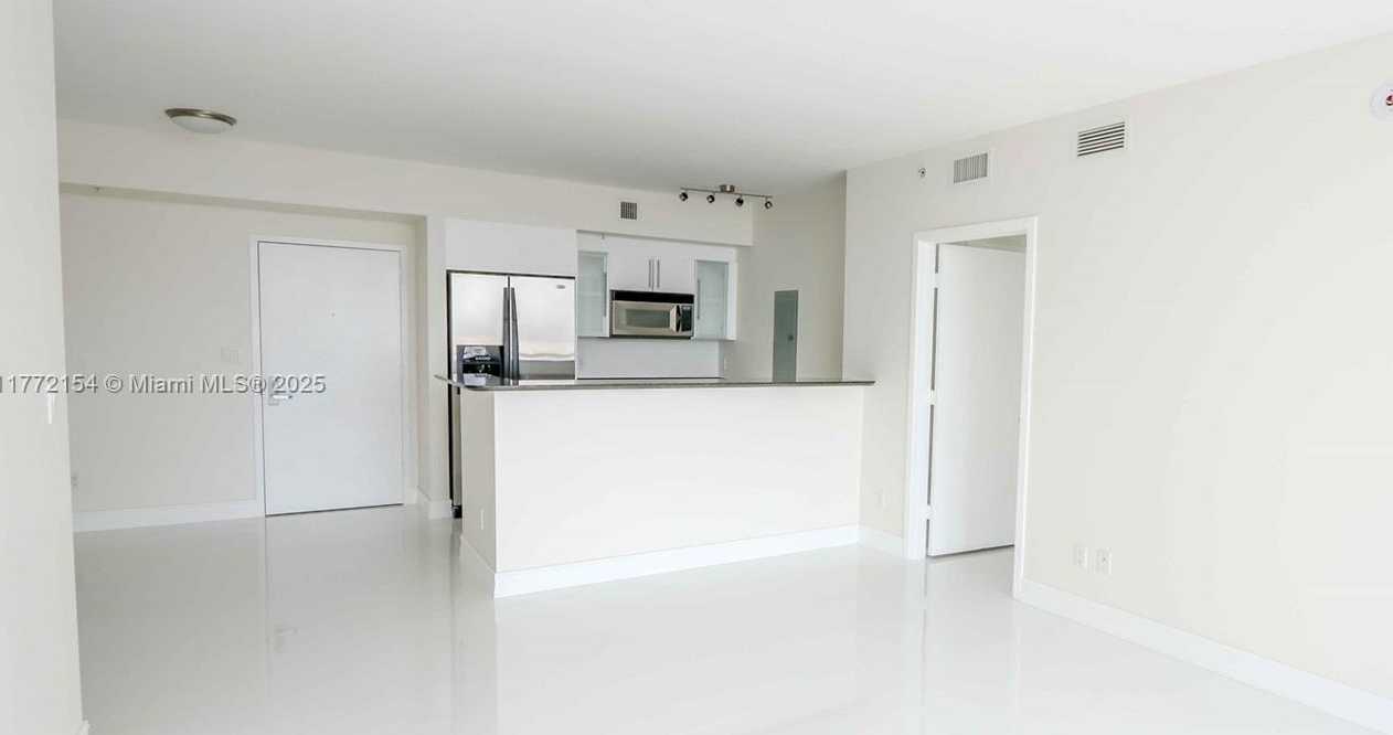 Small Image of 325 SOUTH BISCAYNE BLVD #1922, Miami Number 8