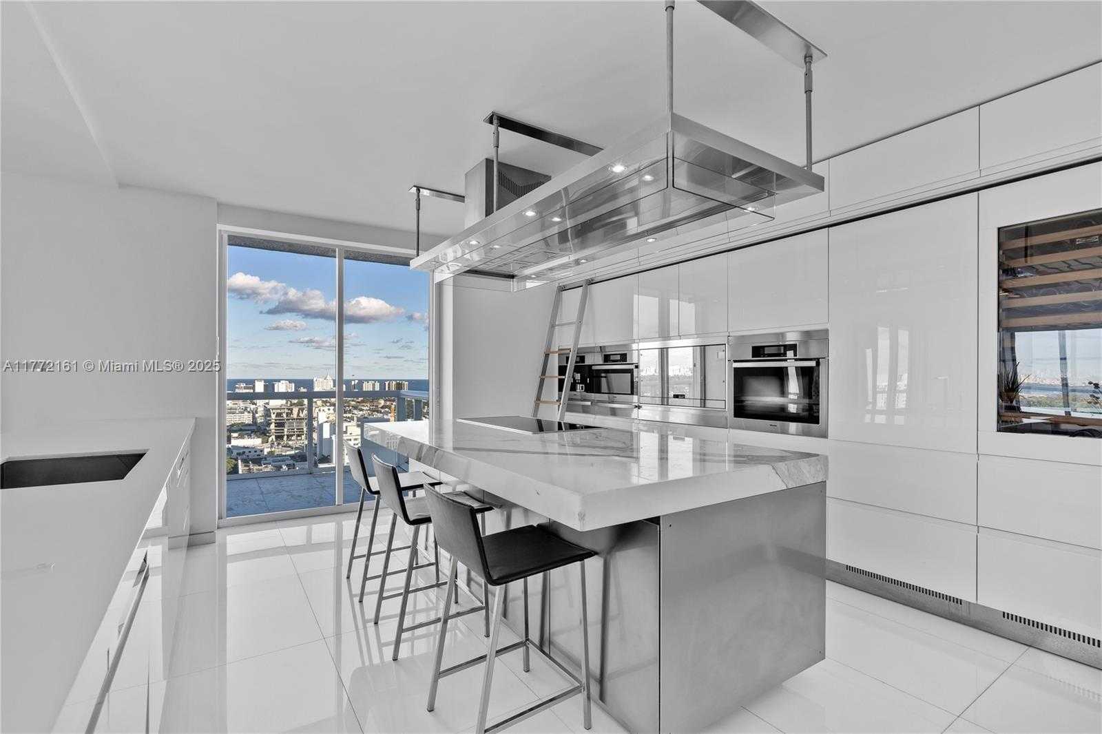 Small Image of 10 VENETIAN WAY #PH4, Miami Beach Number 10