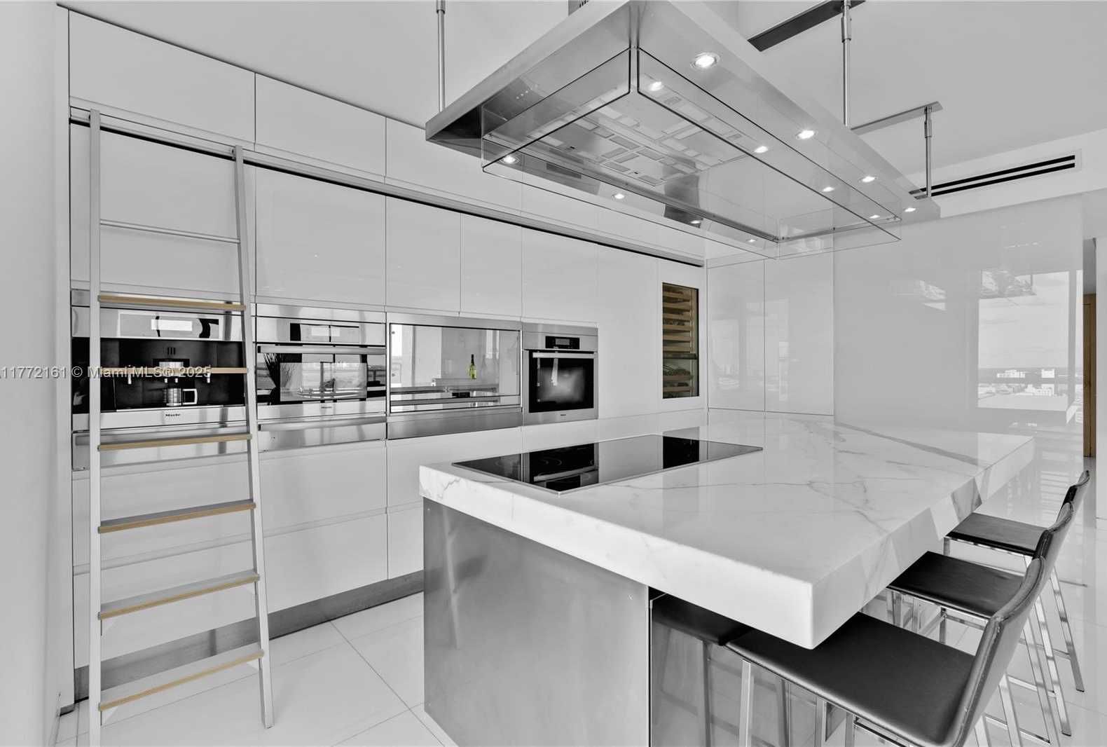 Small Image of 10 VENETIAN WAY #PH4, Miami Beach Number 11