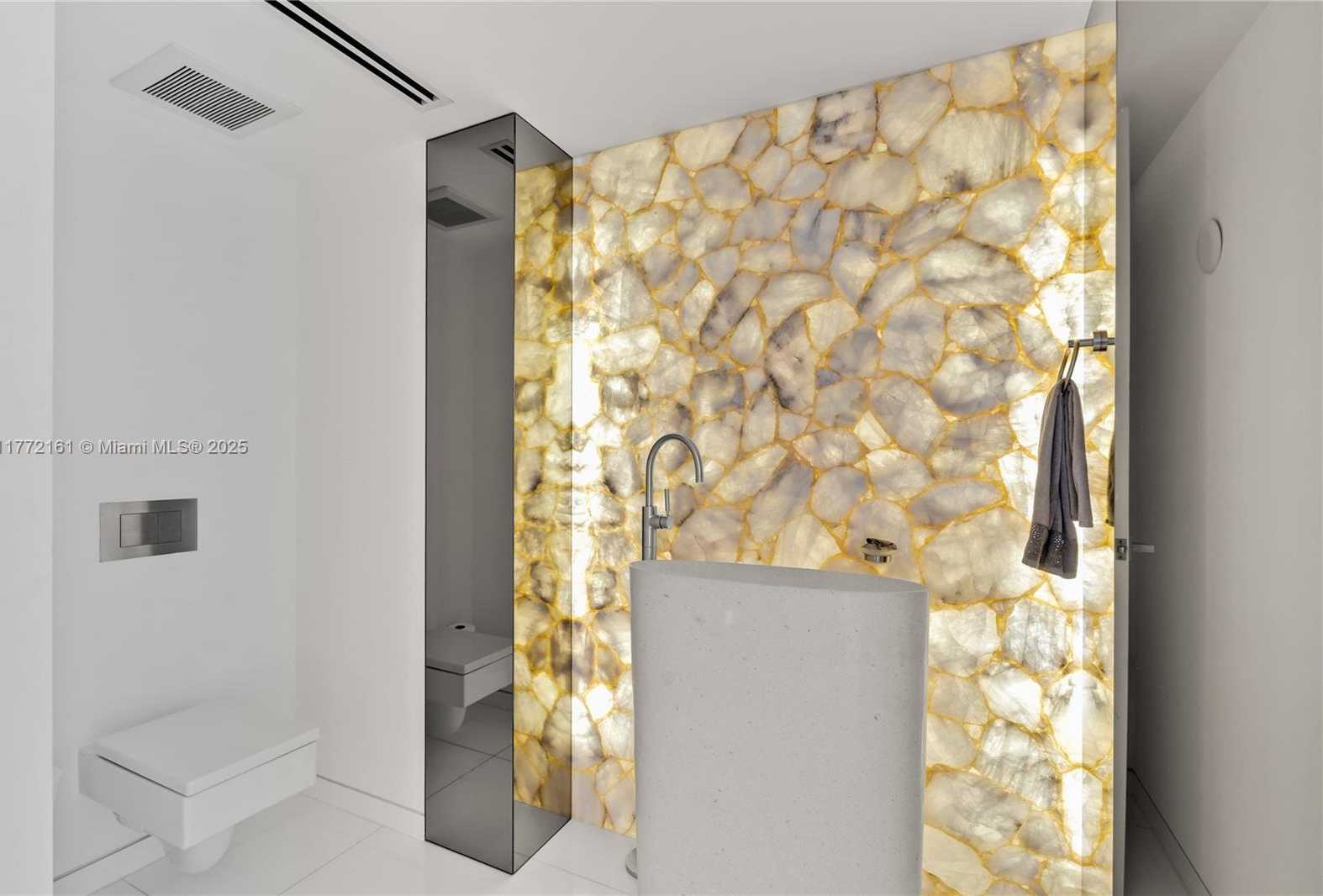 Small Image of 10 VENETIAN WAY #PH4, Miami Beach Number 13