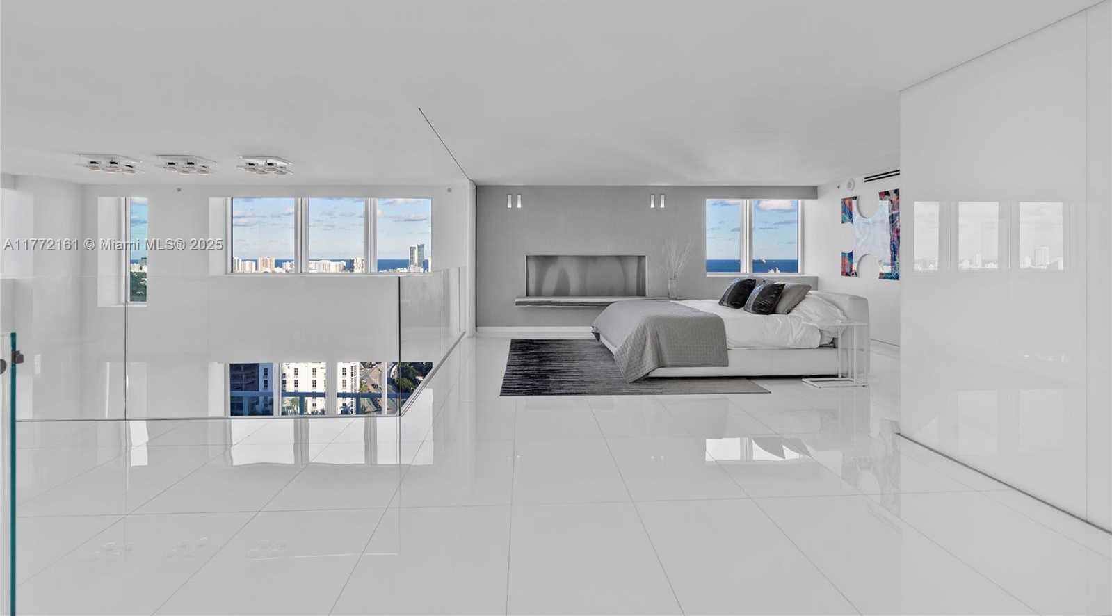Small Image of 10 VENETIAN WAY #PH4, Miami Beach Number 21
