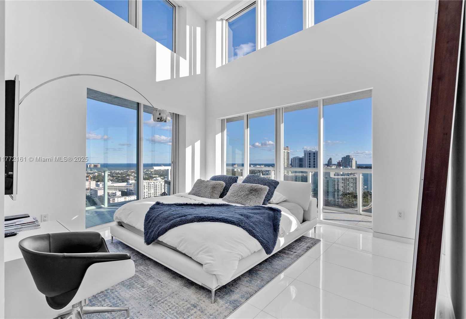 Small Image of 10 VENETIAN WAY #PH4, Miami Beach Number 25