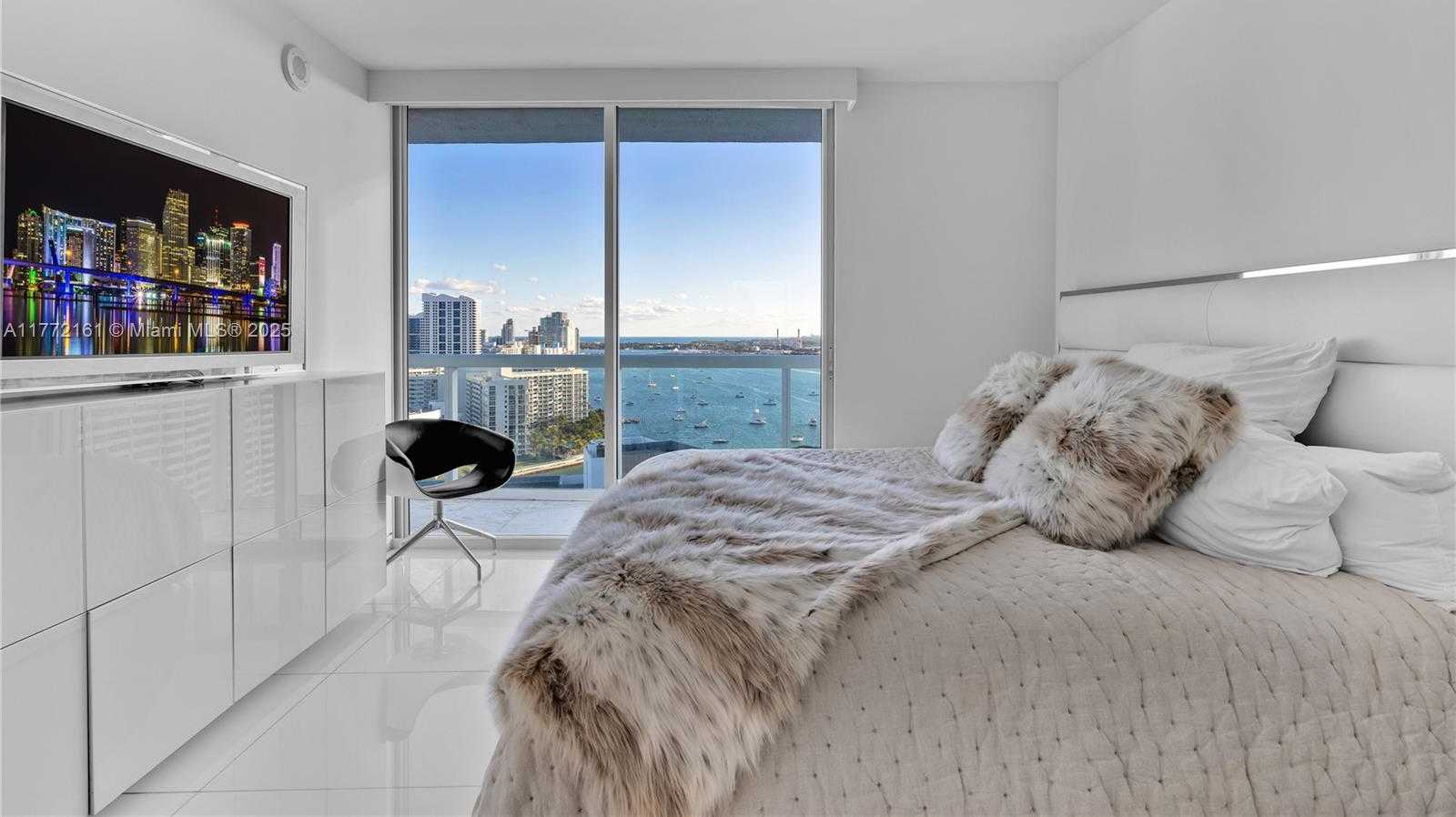 Small Image of 10 VENETIAN WAY #PH4, Miami Beach Number 31