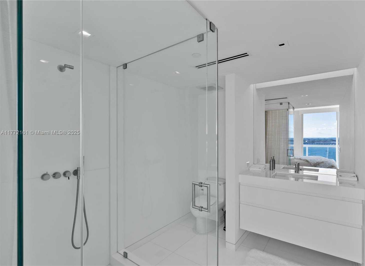 Small Image of 10 VENETIAN WAY #PH4, Miami Beach Number 32
