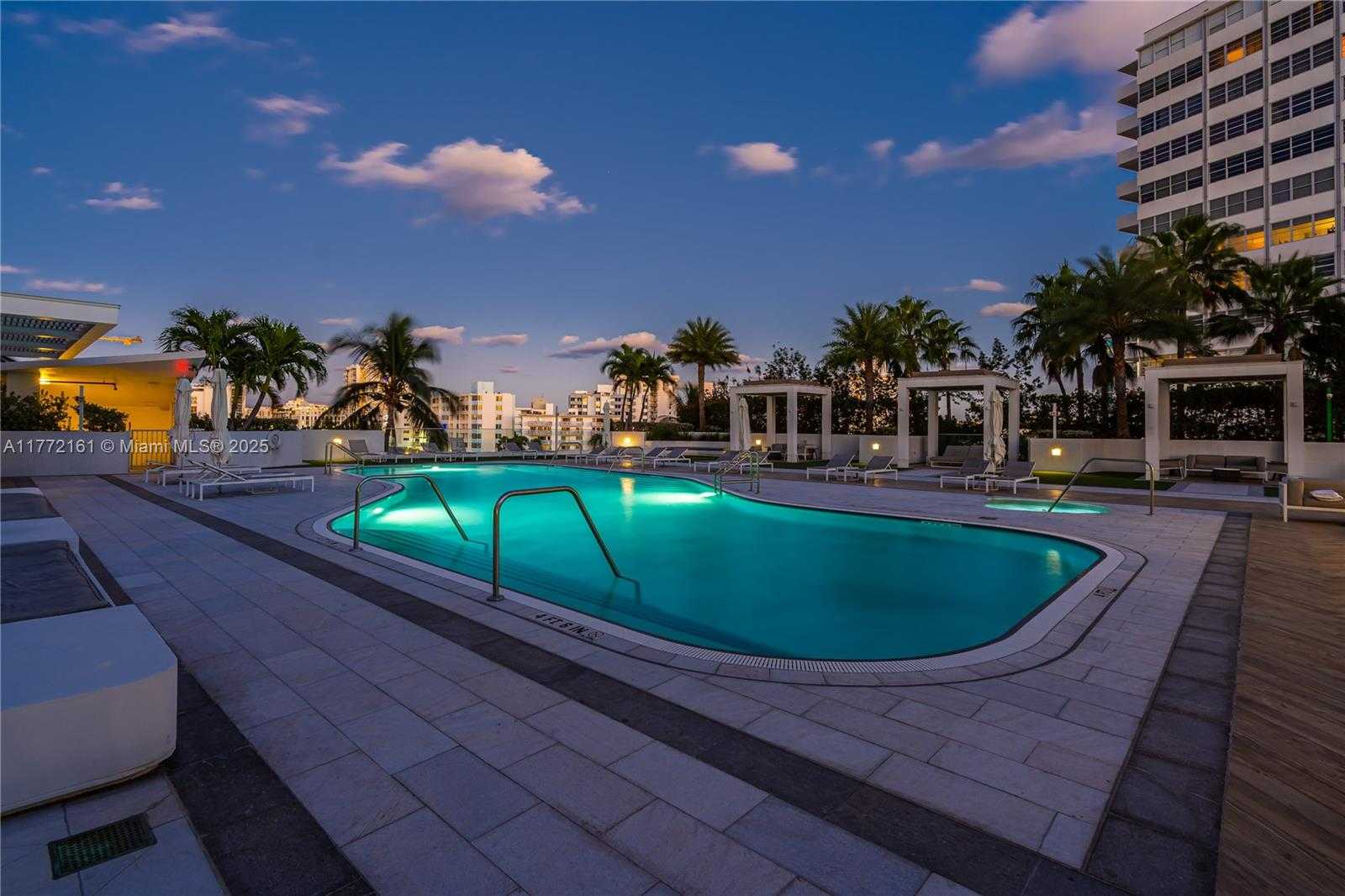 Small Image of 10 VENETIAN WAY #PH4, Miami Beach Number 39