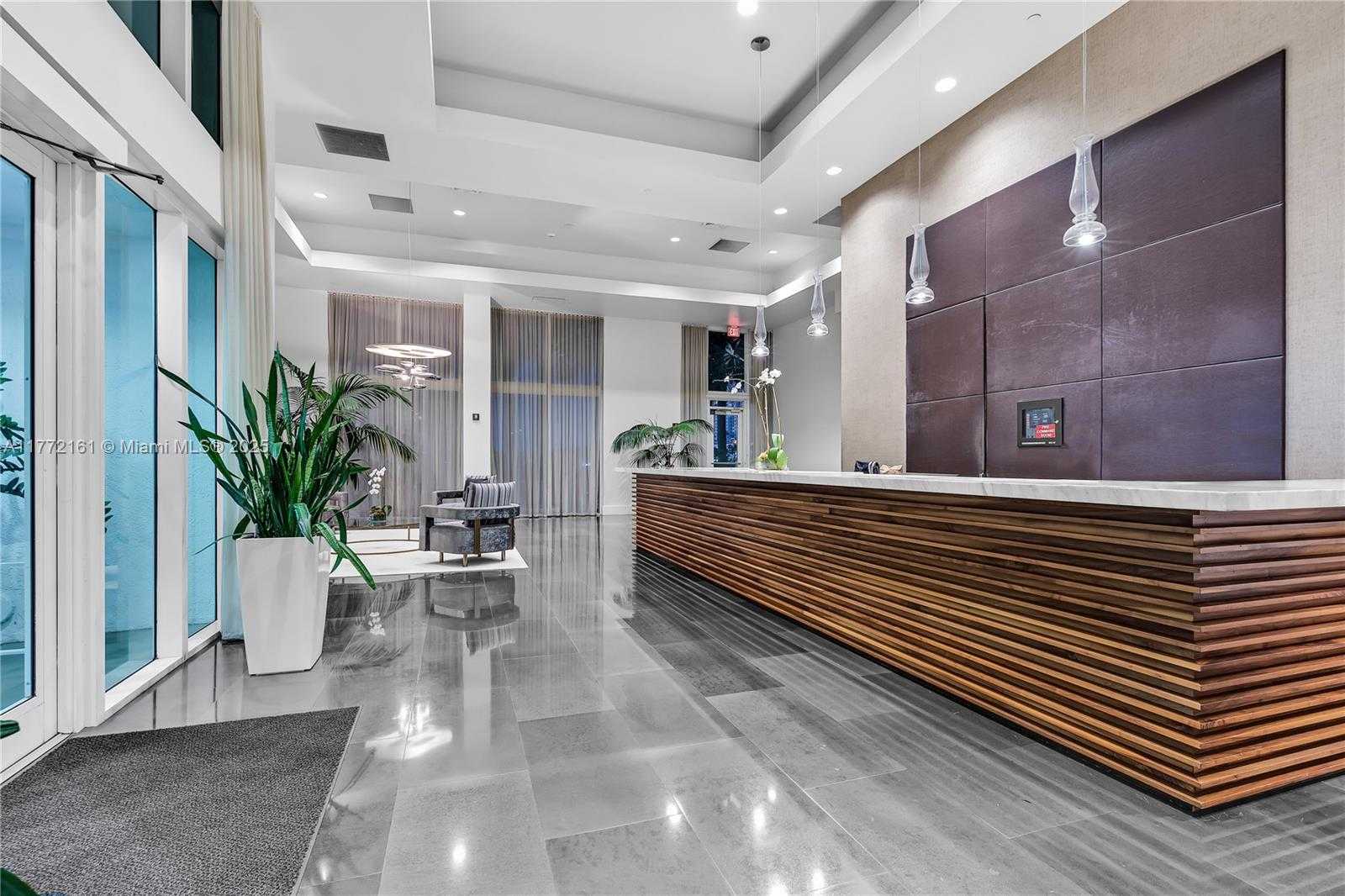 Small Image of 10 VENETIAN WAY #PH4, Miami Beach Number 43