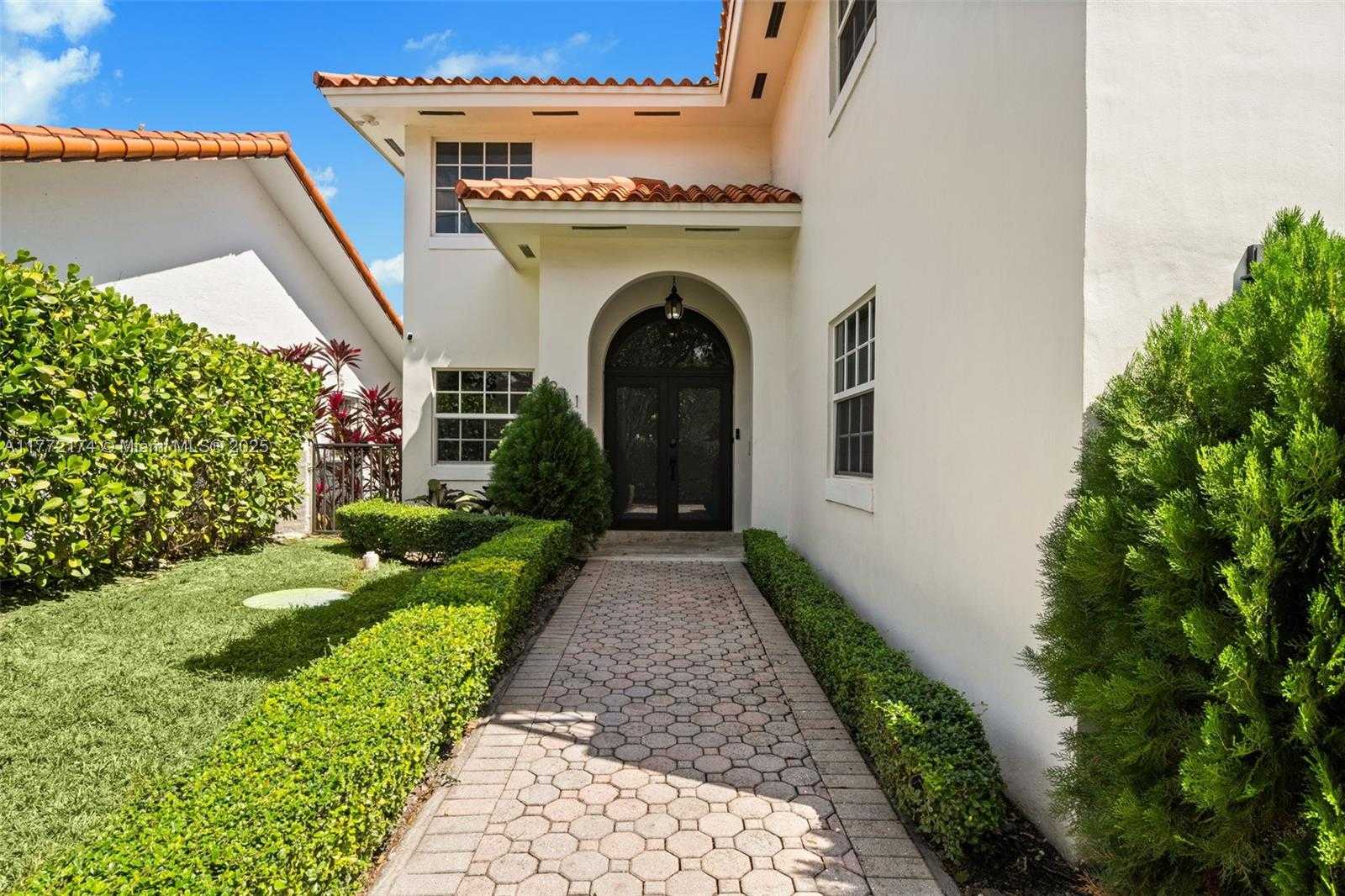 Small Image of 911 SOUTH WEST 57TH AVE #911, Coral Gables Number 2