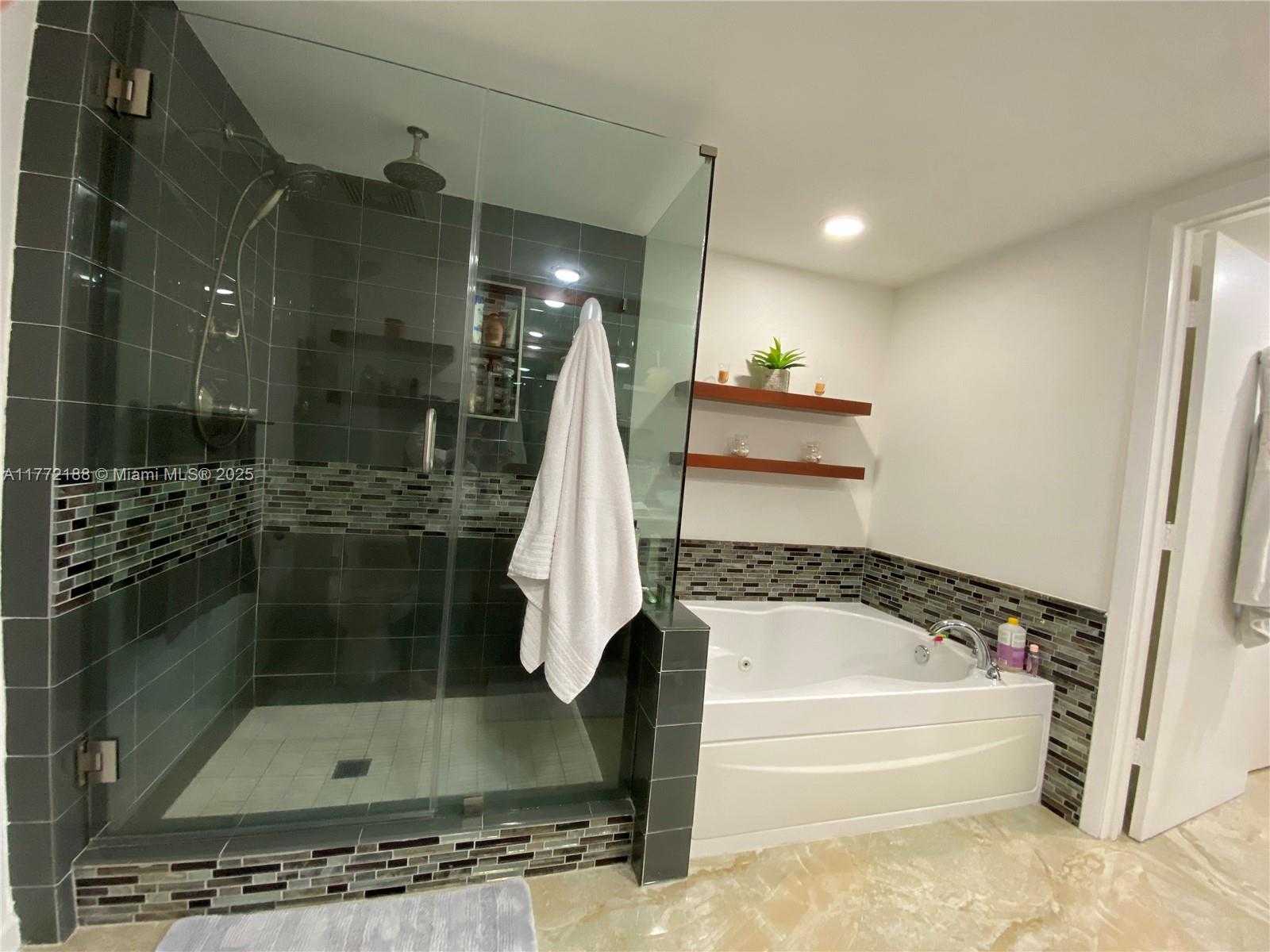 Small Image of 50 BISCAYNE BLVD #3508, Miami Number 21