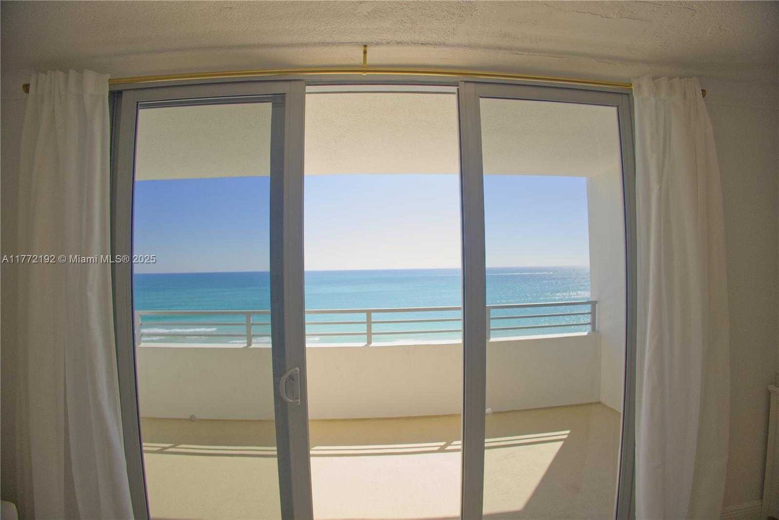 Small Image of 5555 COLLINS AVE #15M, Miami Beach Number 5