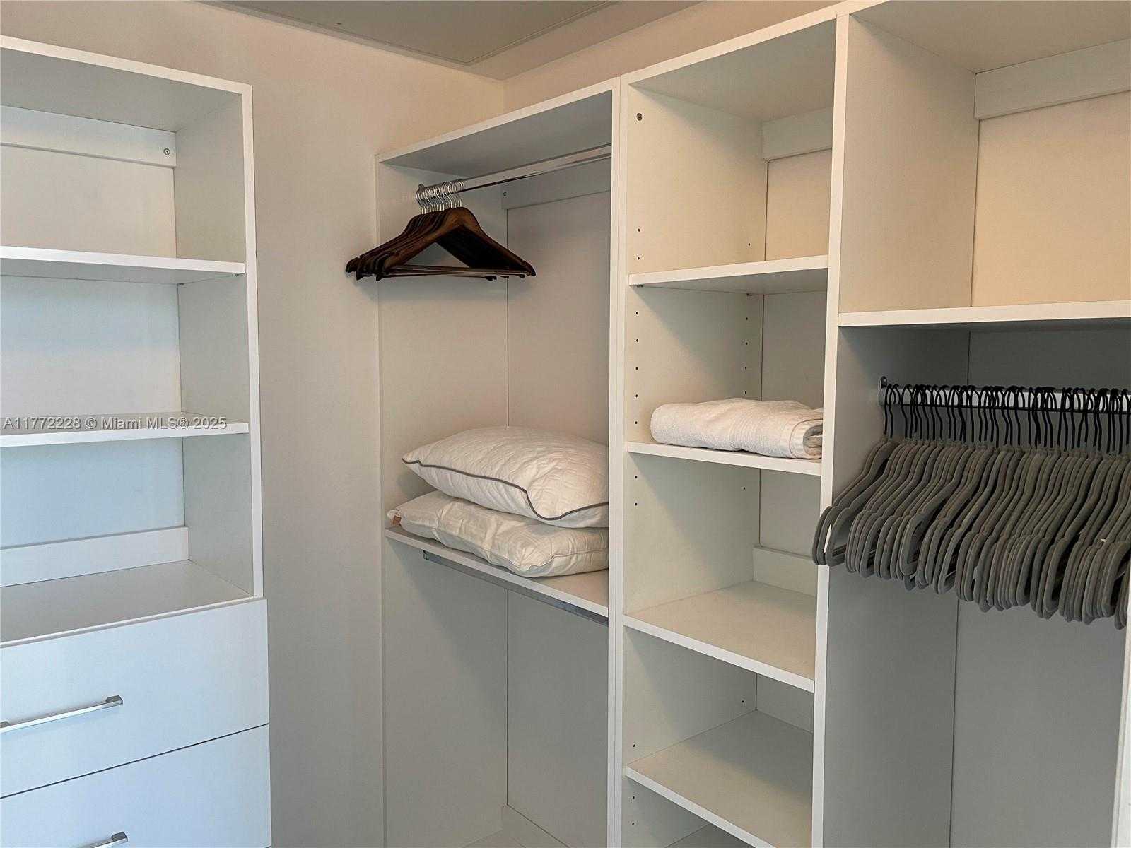 Small Image of 151 SOUTH EAST 1ST ST #2505, Miami Number 19