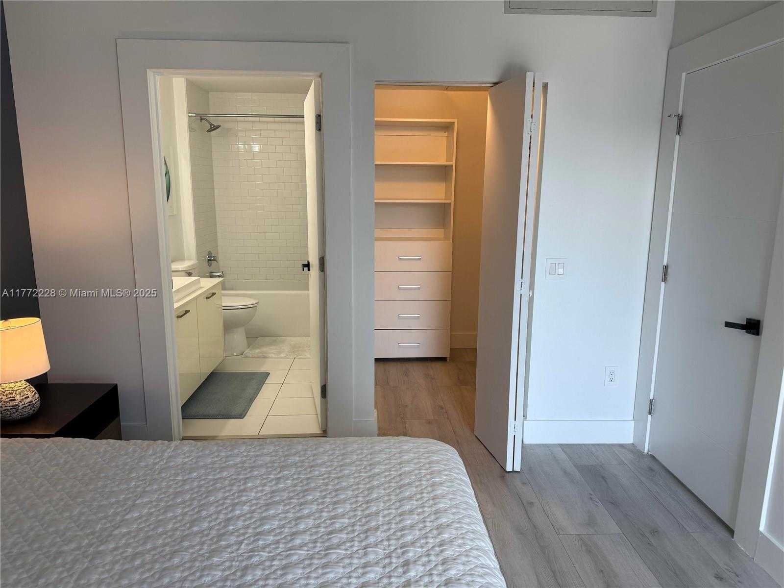 Small Image of 151 SOUTH EAST 1ST ST #2505, Miami Number 22