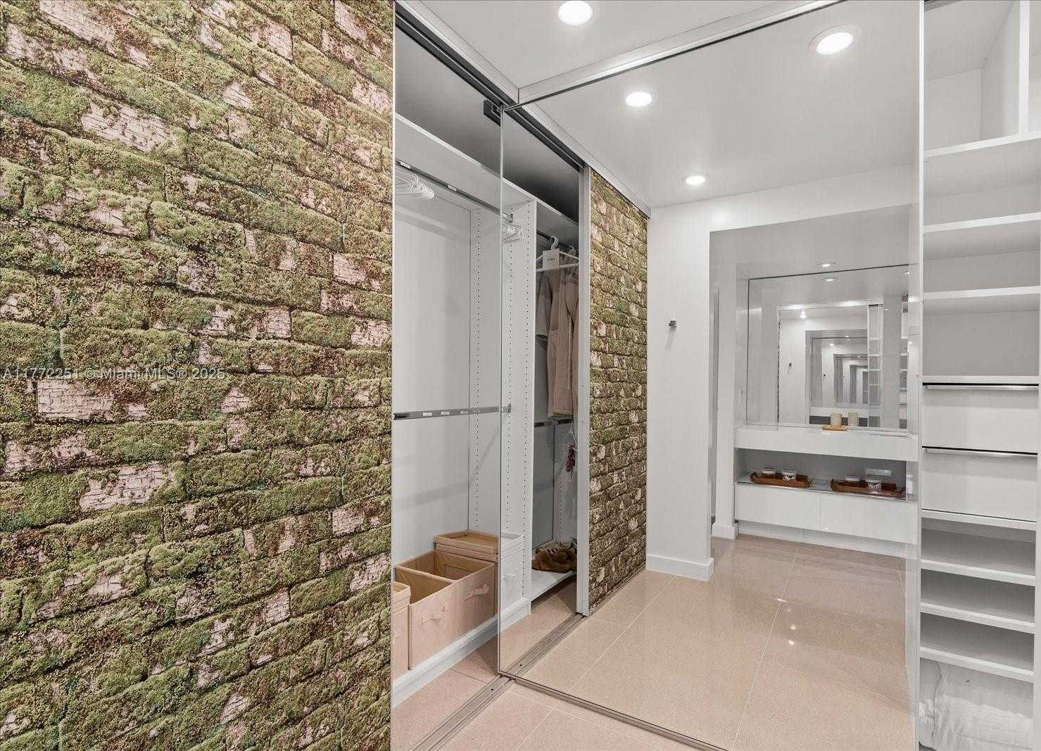 Small Image of 155 OCEAN LANE DR #208, Key Biscayne Number 18