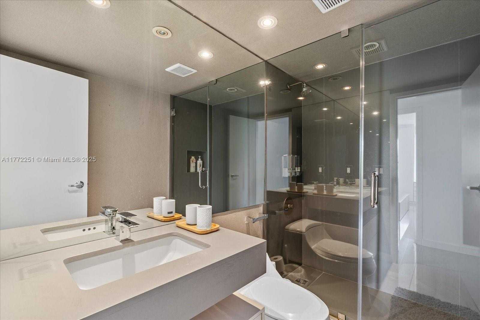 Small Image of 155 OCEAN LANE DR #208, Key Biscayne Number 21