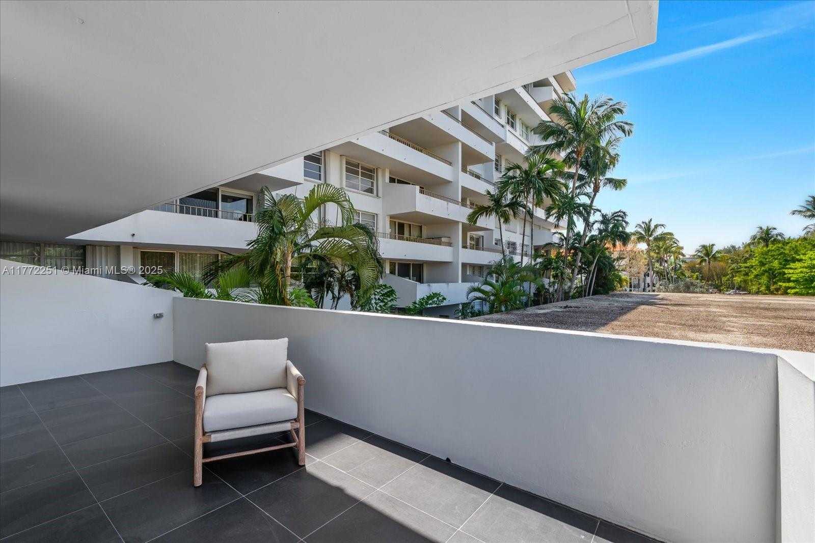 Small Image of 155 OCEAN LANE DR #208, Key Biscayne Number 25