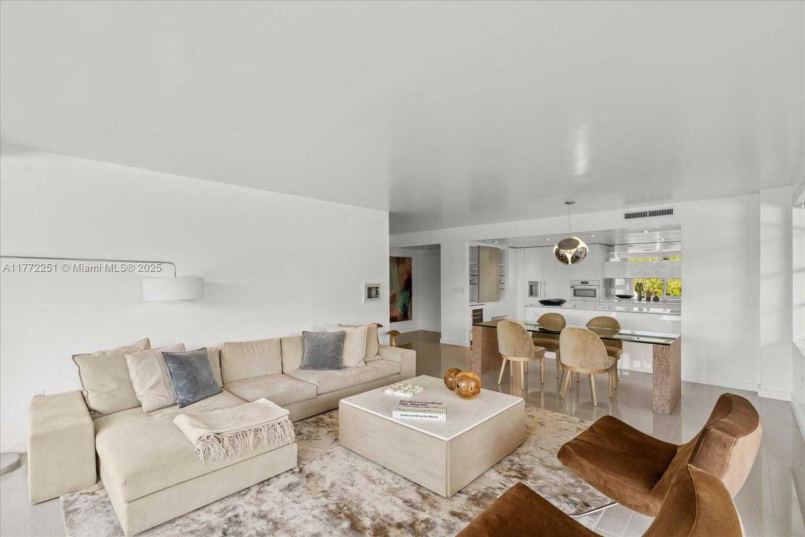 Small Image of 155 OCEAN LANE DR #208, Key Biscayne Number 3