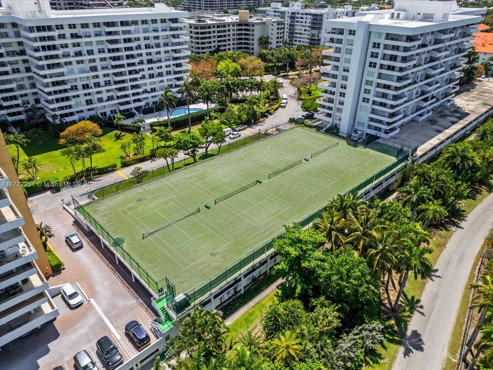 Small Image of 155 OCEAN LANE DR #208, Key Biscayne Number 31