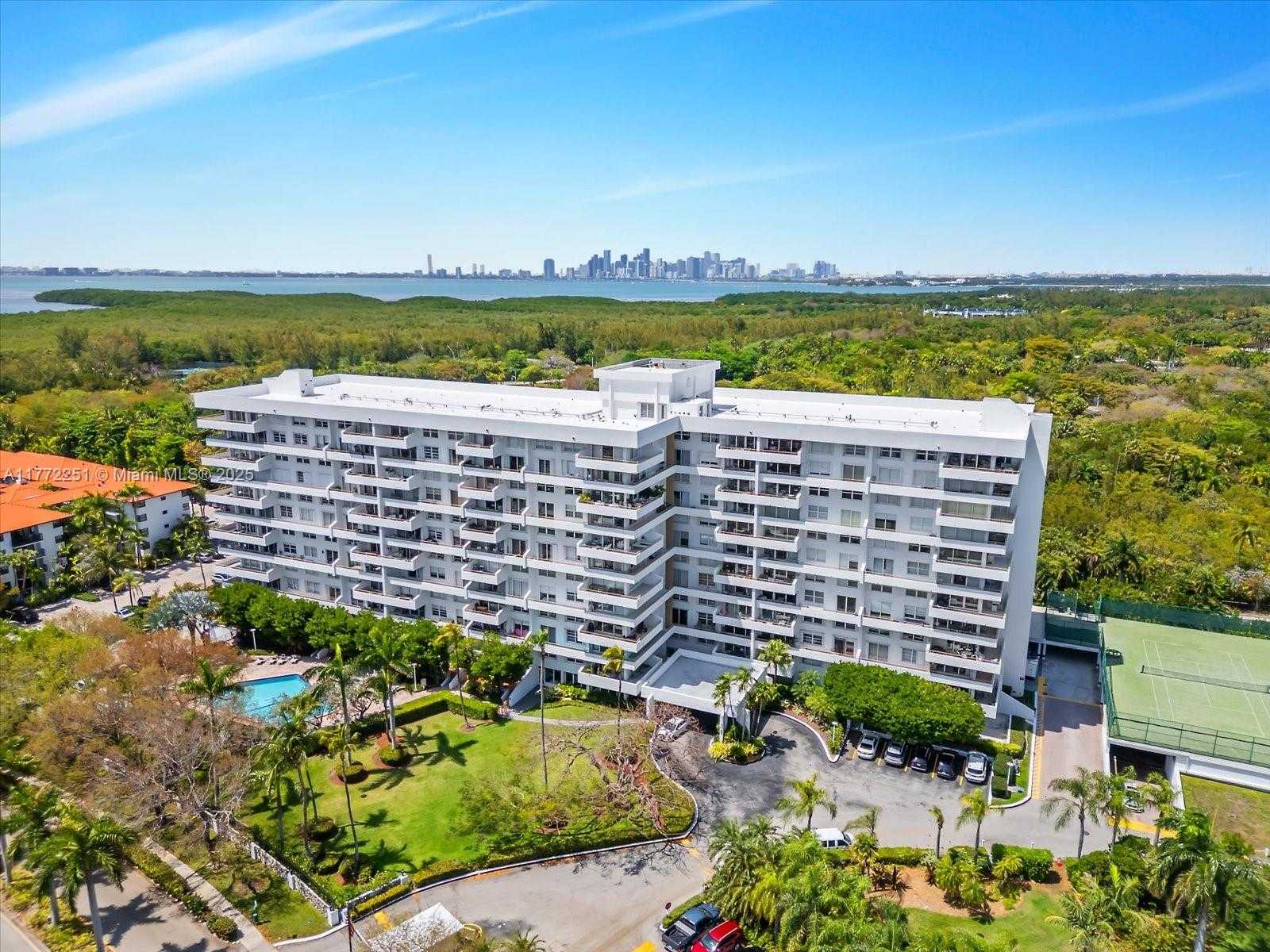 Small Image of 155 OCEAN LANE DR #208, Key Biscayne Number 33