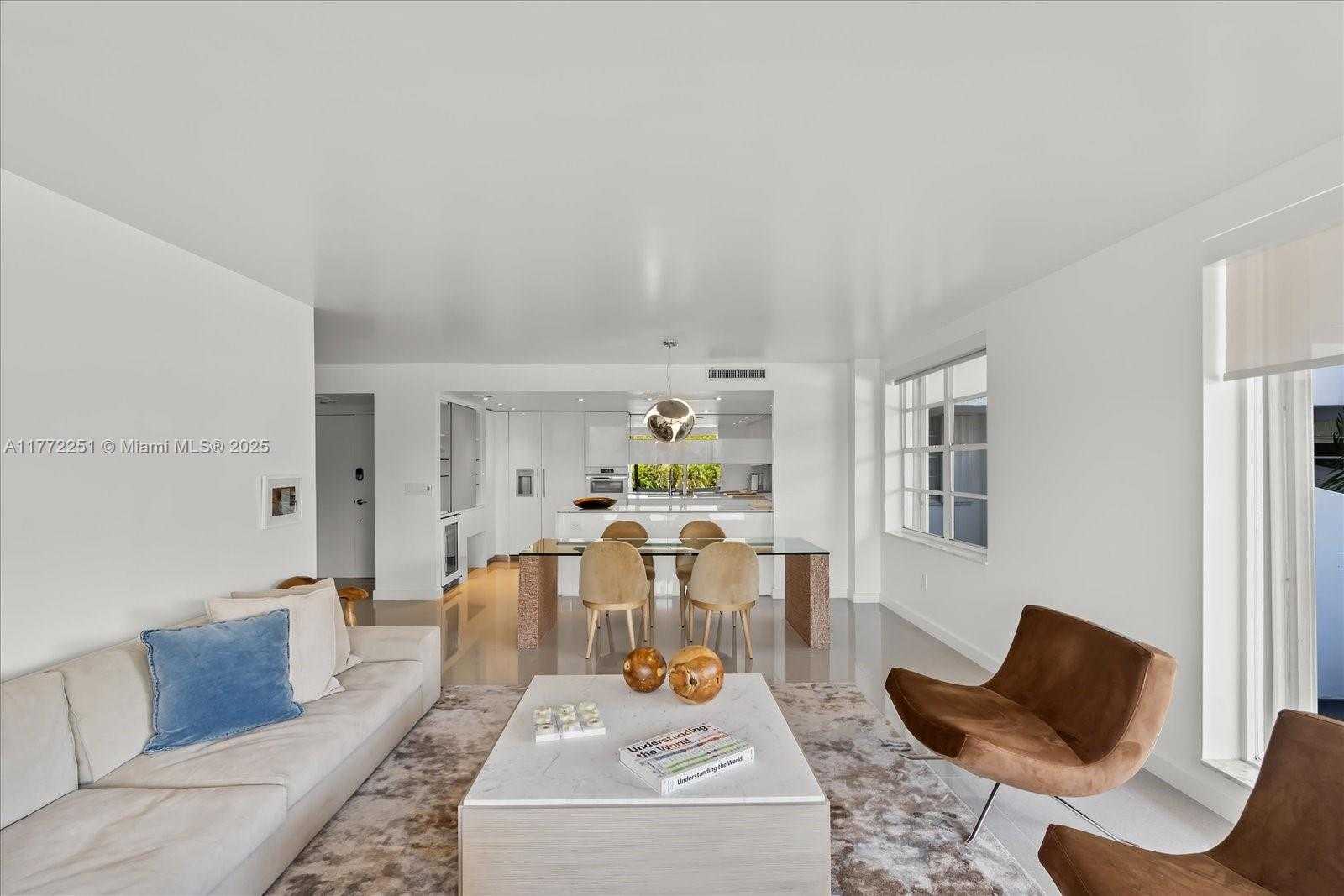 Small Image of 155 OCEAN LANE DR #208, Key Biscayne Number 4
