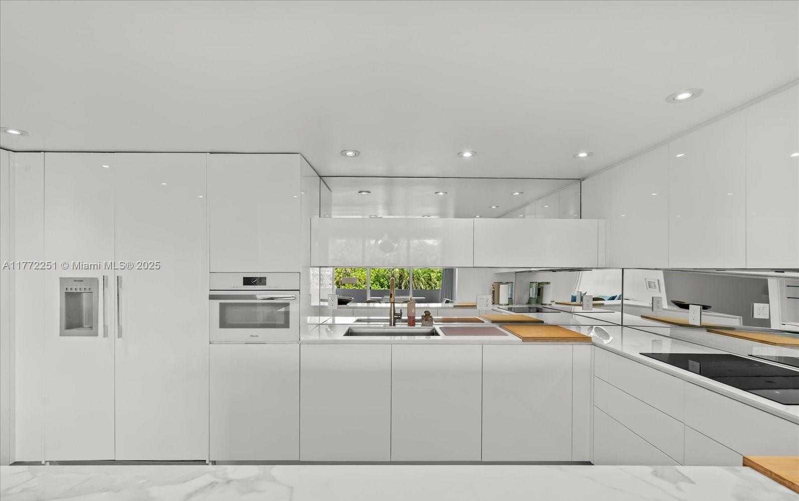 Small Image of 155 OCEAN LANE DR #208, Key Biscayne Number 9