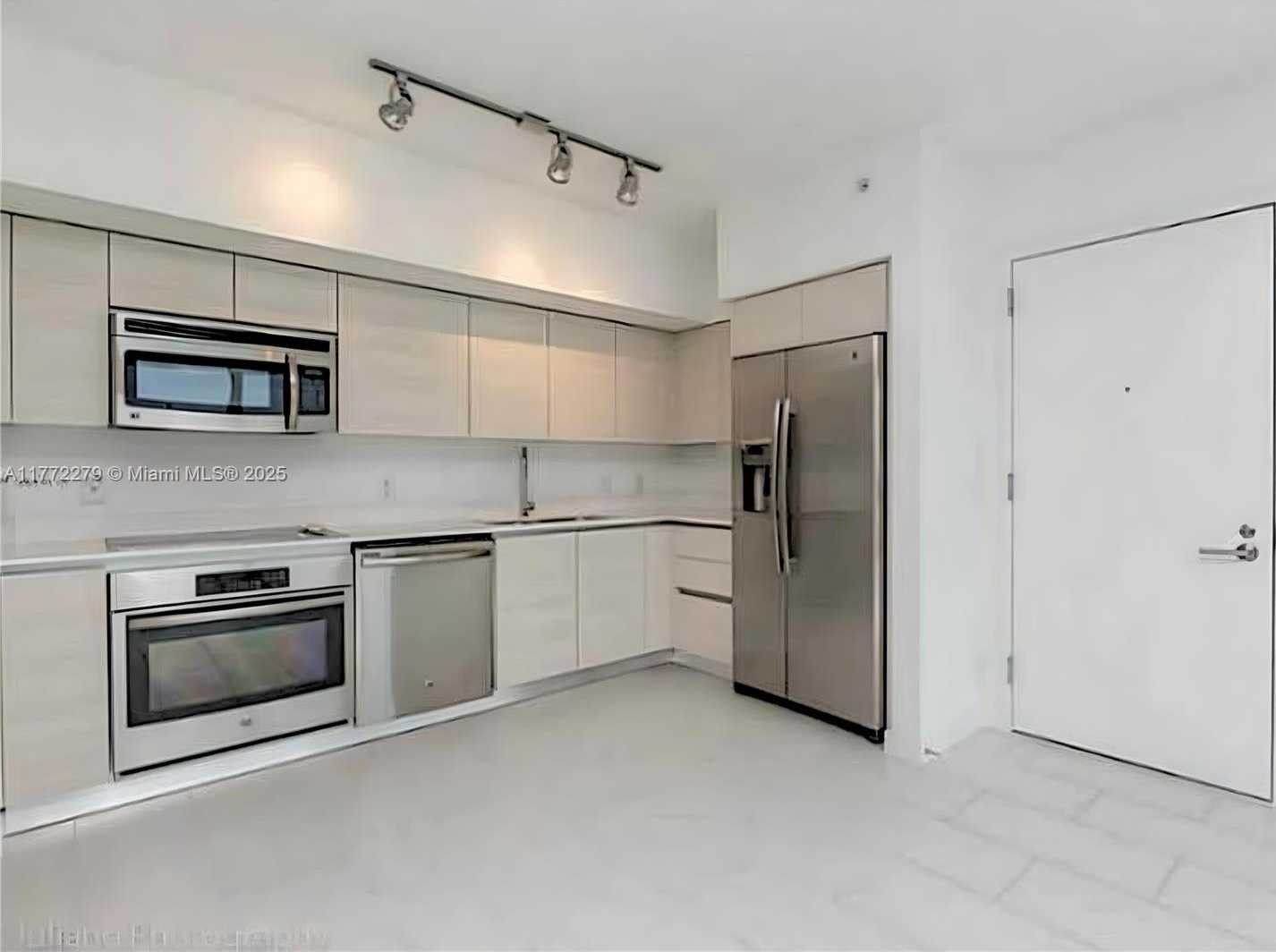 Small Image of 4250 BISCAYNE BLVD #509, Miami Number 4