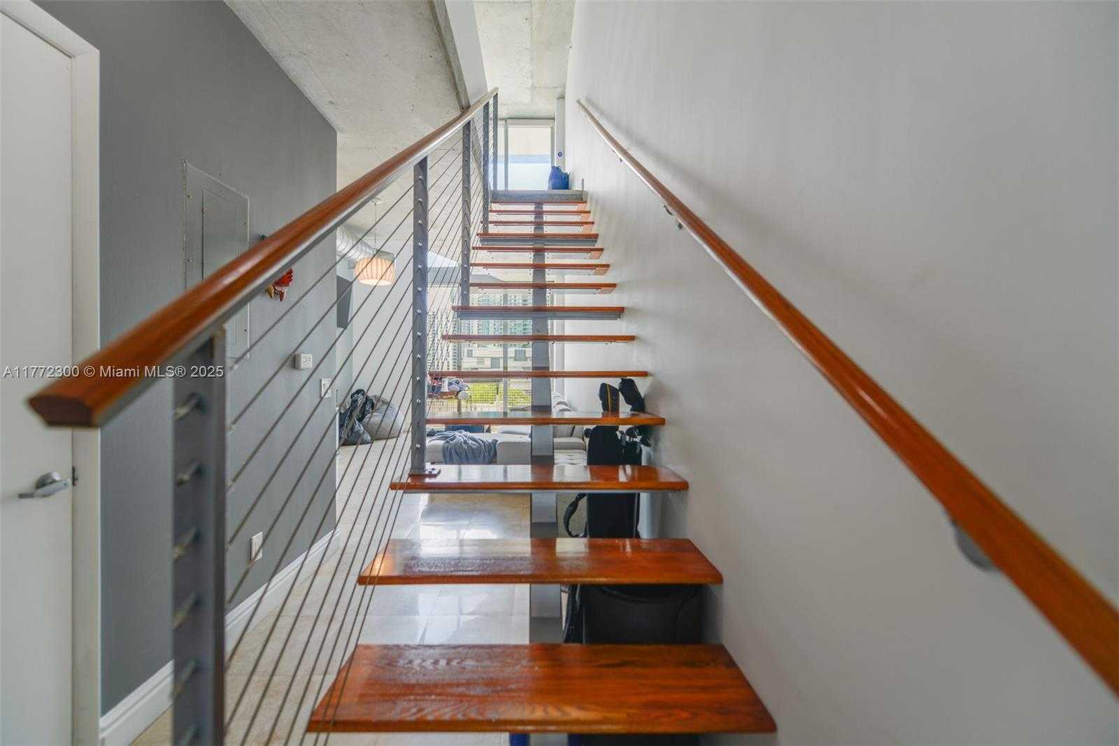 Small Image of 690 SOUTH WEST 1ST CT #1022, Miami Number 5