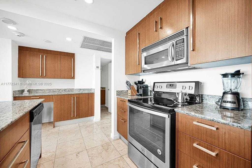 Small Image of 10275 COLLINS AVE #1128, Bal Harbour Number 14