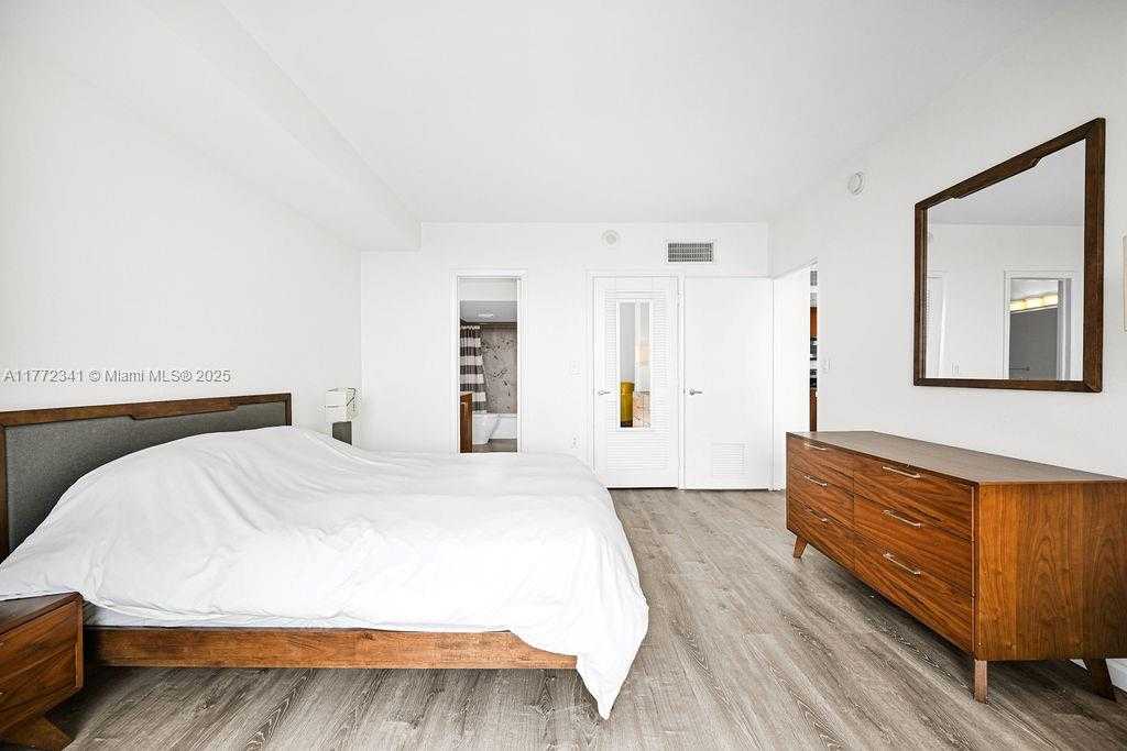 Small Image of 10275 COLLINS AVE #1128, Bal Harbour Number 8